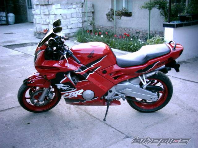 1993 HONDA CBR 600 | Picture 135994 motorcycle photo