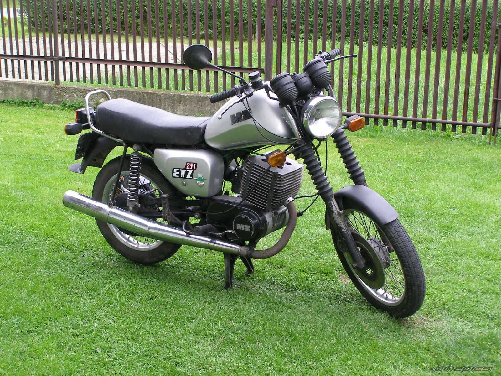 1990 MZ ETZ 251 | Picture 1360964 motorcycle photo