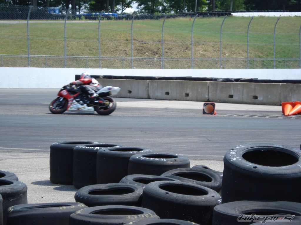 2009 APRILIA RSV4 FACTORY | Picture 1362567 motorcycle photo