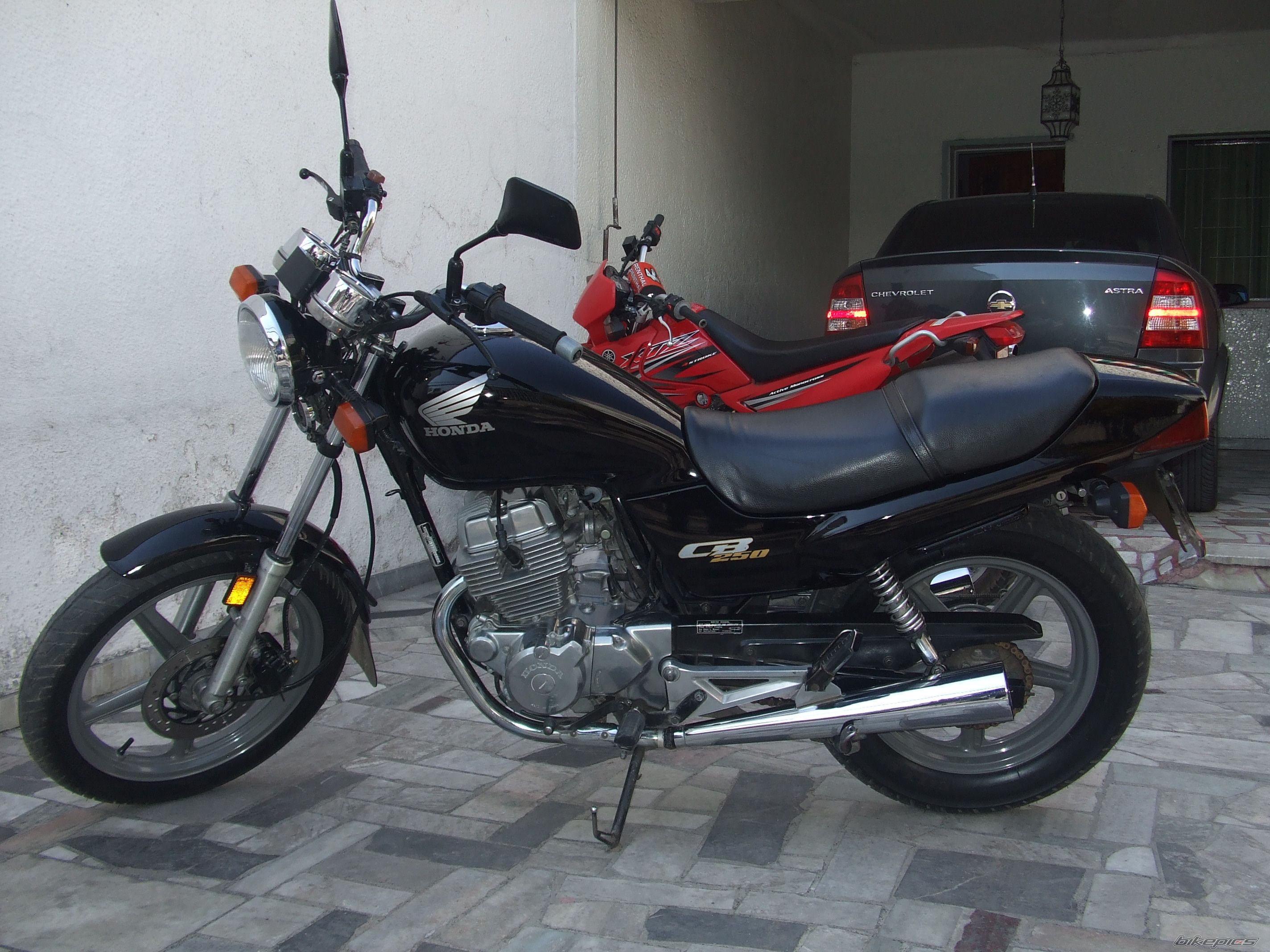 1999 HONDA CB 250 | Picture 1364452 motorcycle photo