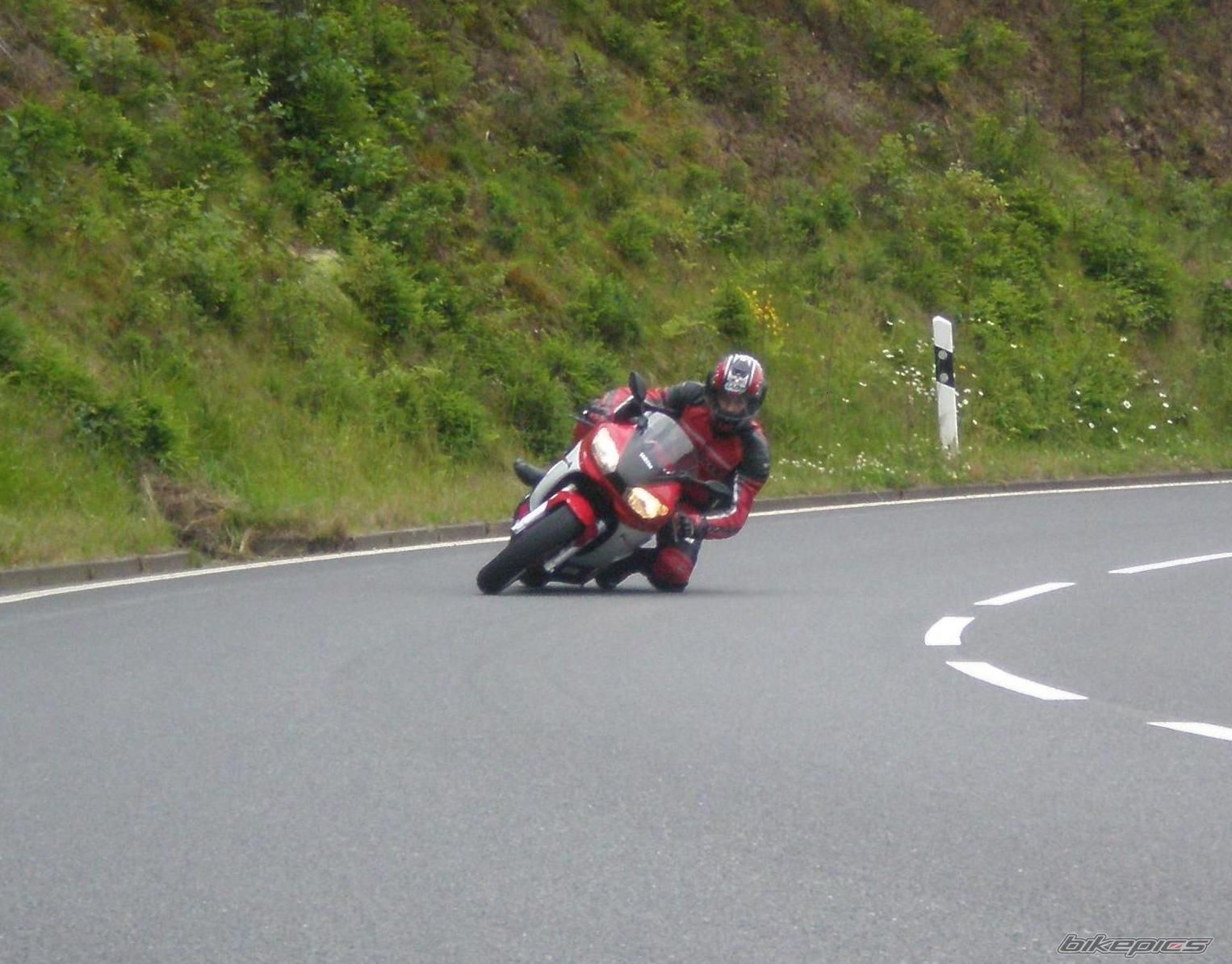 1999 YAMAHA YZF R6 | Picture 1366037 motorcycle photo