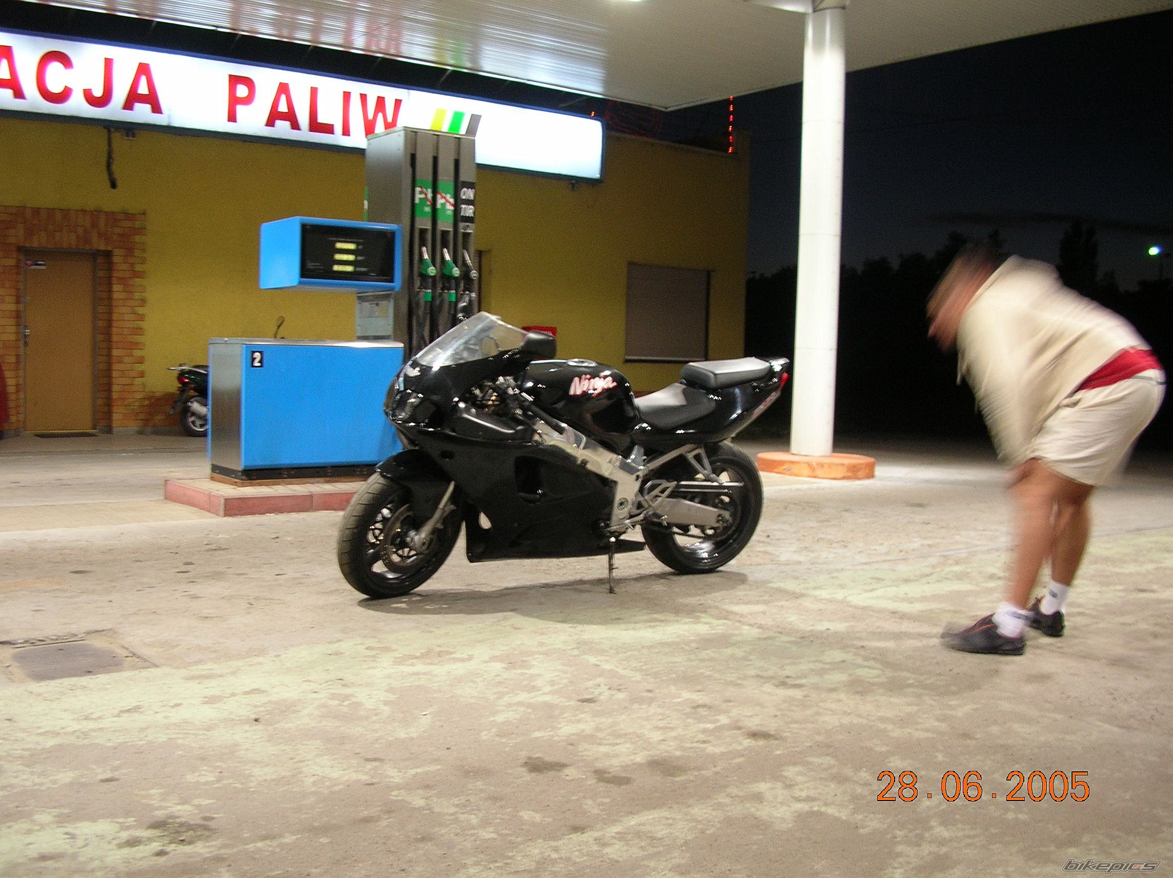 1996 KAWASAKI ZX 7R | Picture 1367908 motorcycle photo