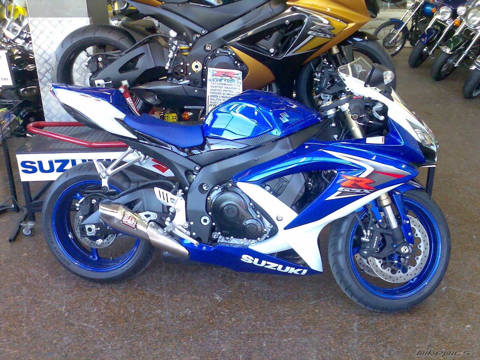2008 SUZUKI GSX R 600 | Picture 1370021 motorcycle photo