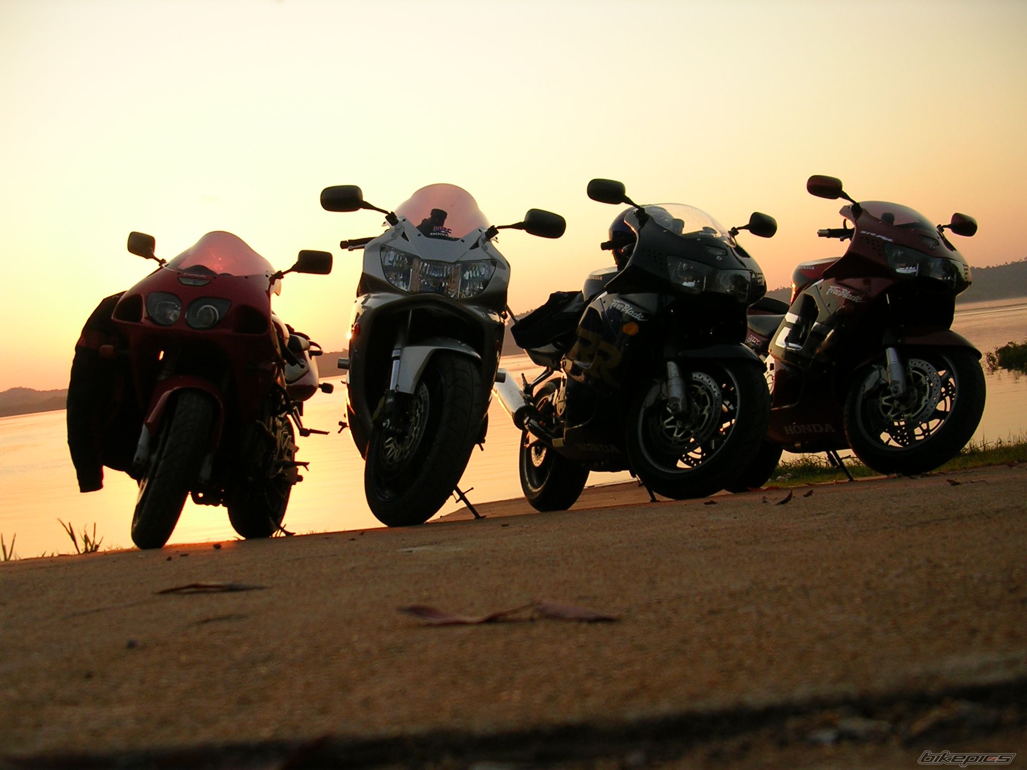 2001 HONDA CBR 900 | Picture 1373688 motorcycle photo