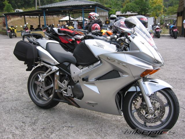 2005 HONDA VFR 800 | Picture 1374509 motorcycle photo