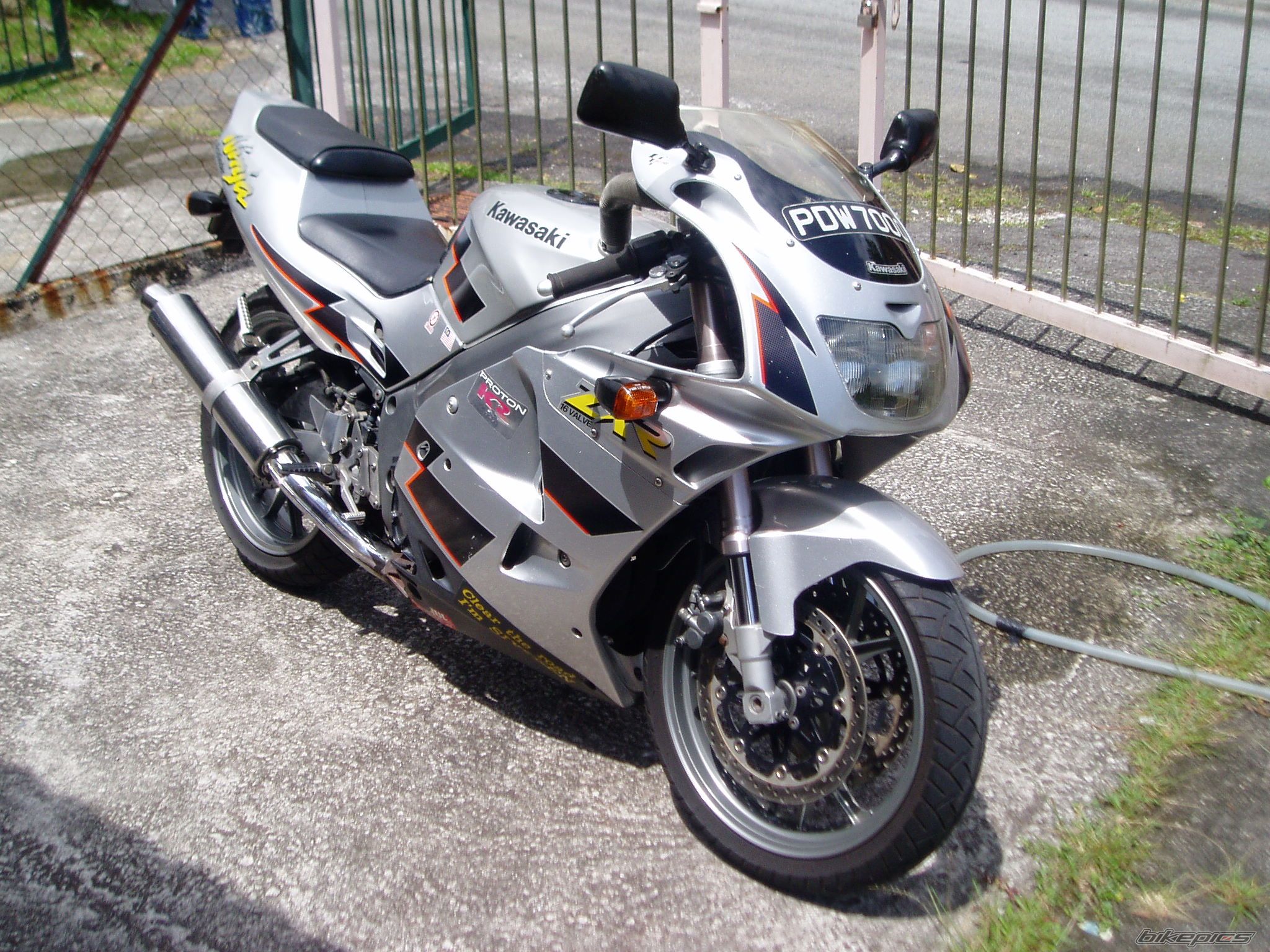 1997 KAWASAKI ZXR250 | Picture 1377956 motorcycle photo