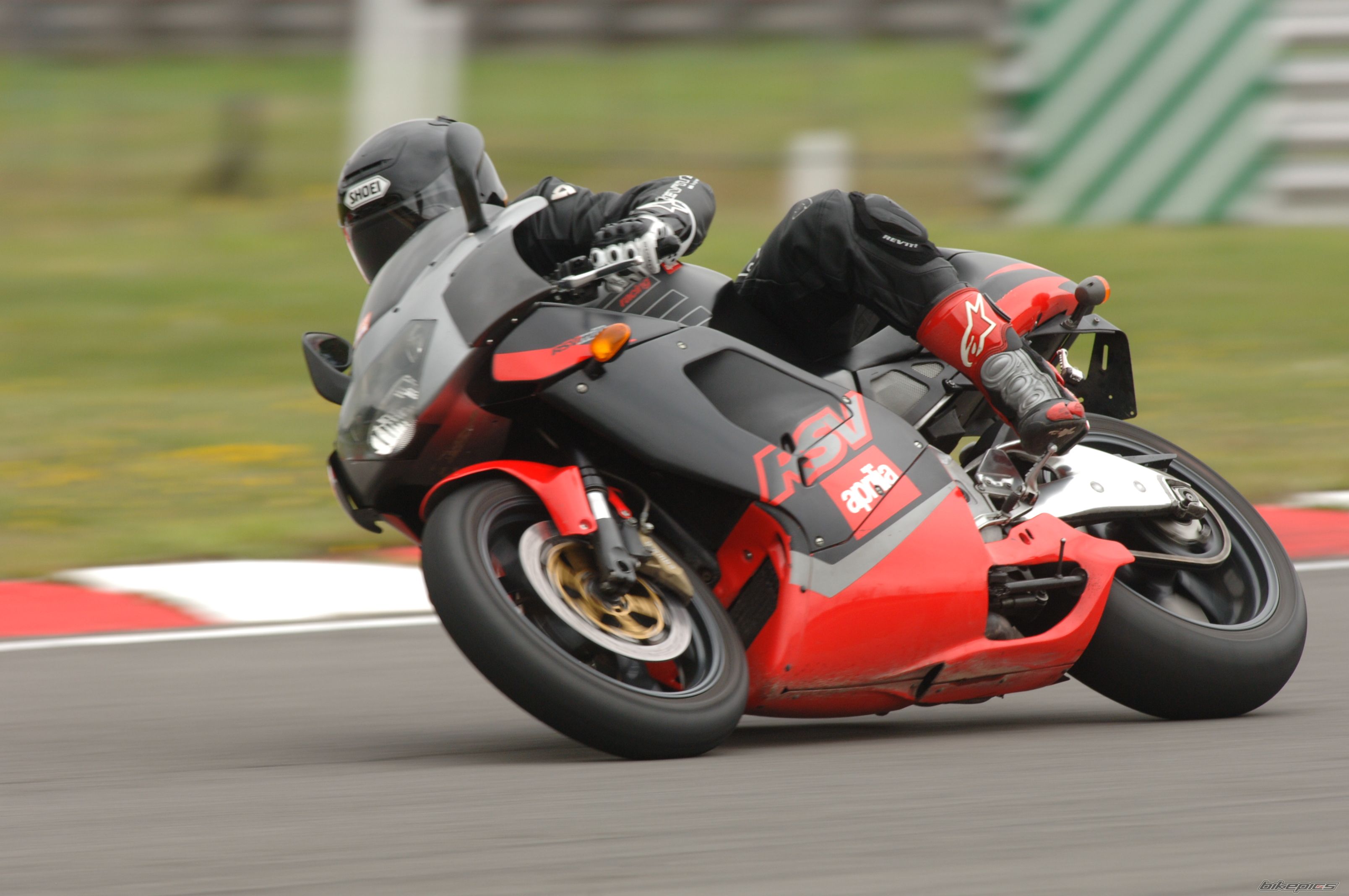 2001 APRILIA RSV 1000 MILLE | Picture 1379144 motorcycle photo
