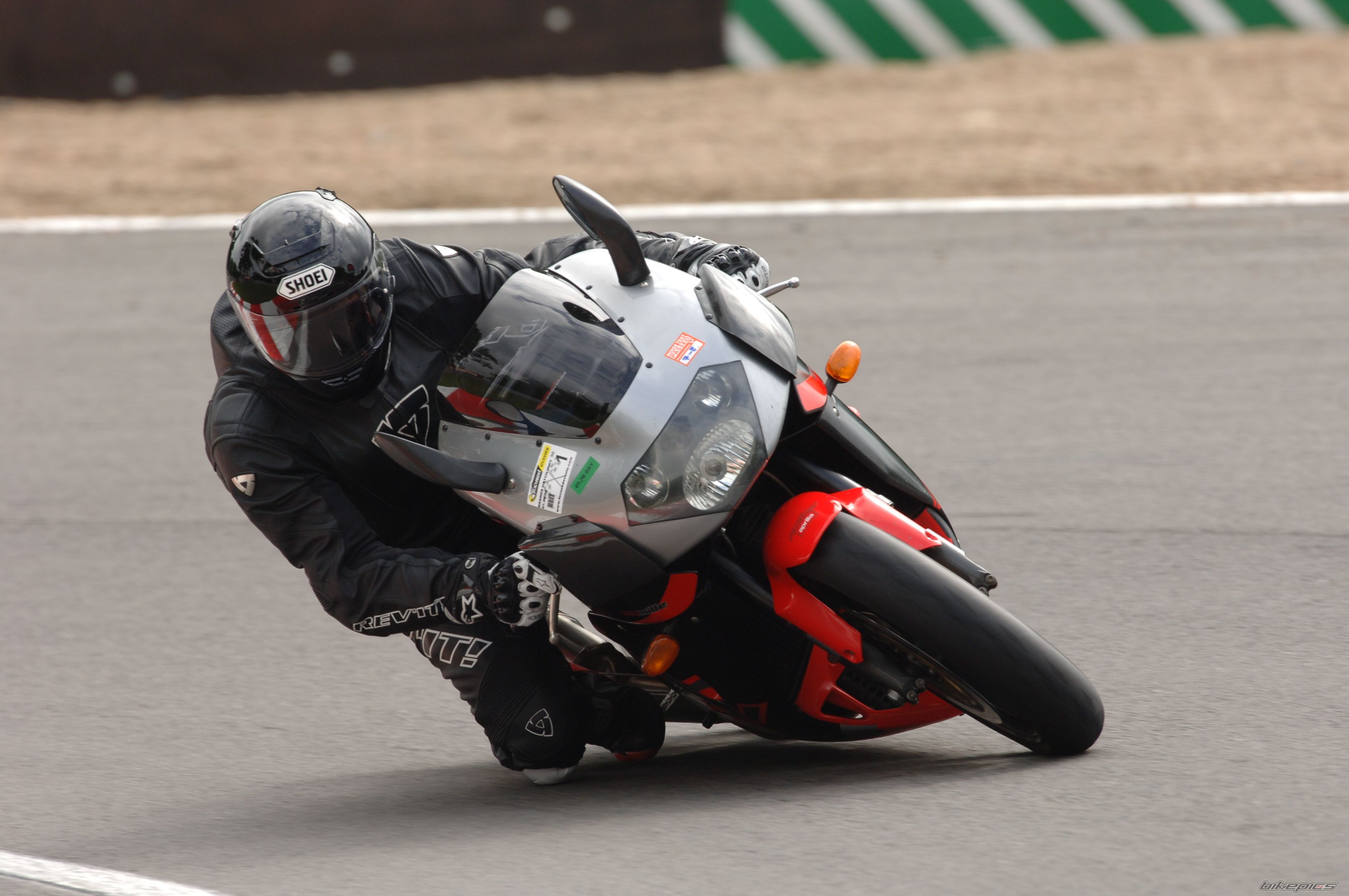 2001 APRILIA RSV 1000 MILLE | Picture 1379146 motorcycle photo