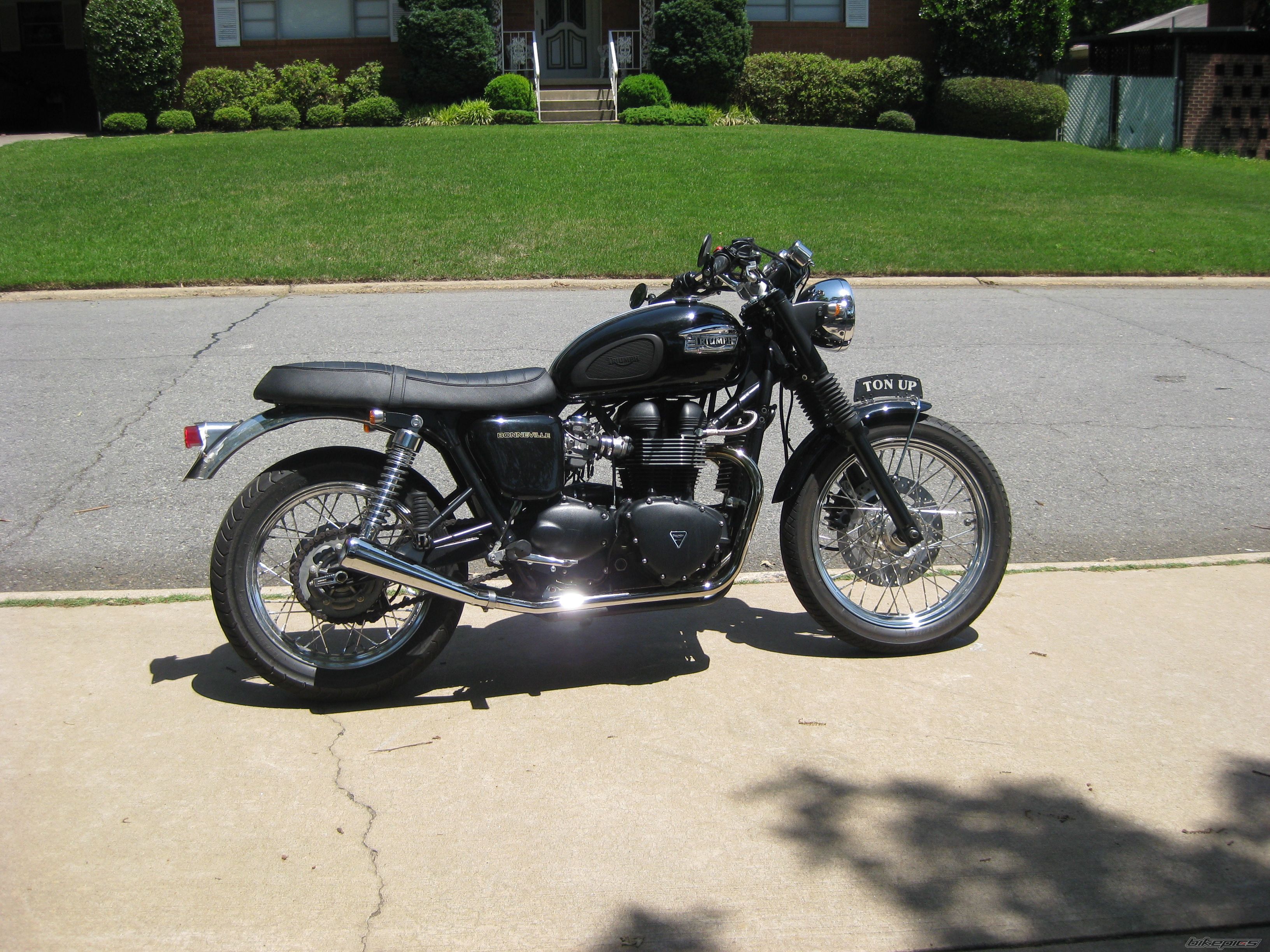 2007 TRIUMPH BONNEVILLE | Picture 1380322 motorcycle photo