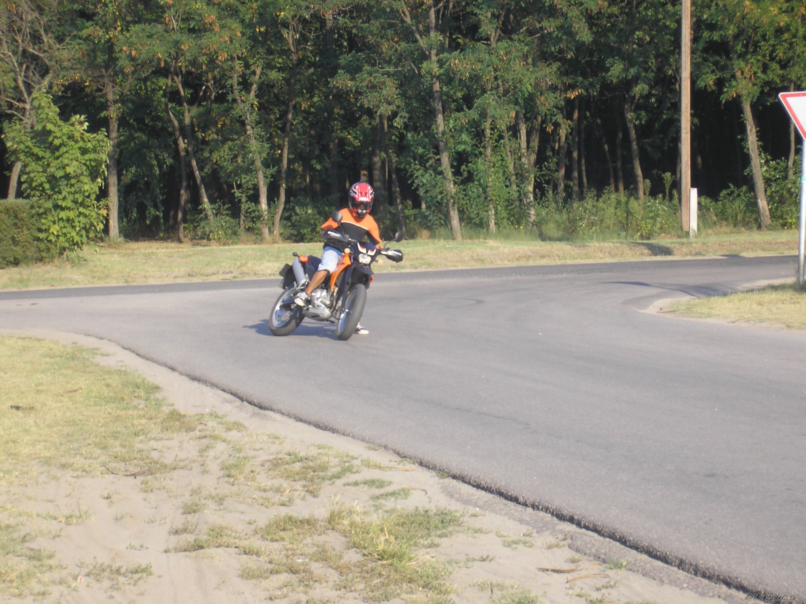 2006 YAMAHA XT 125 | Picture 1385215 motorcycle photo