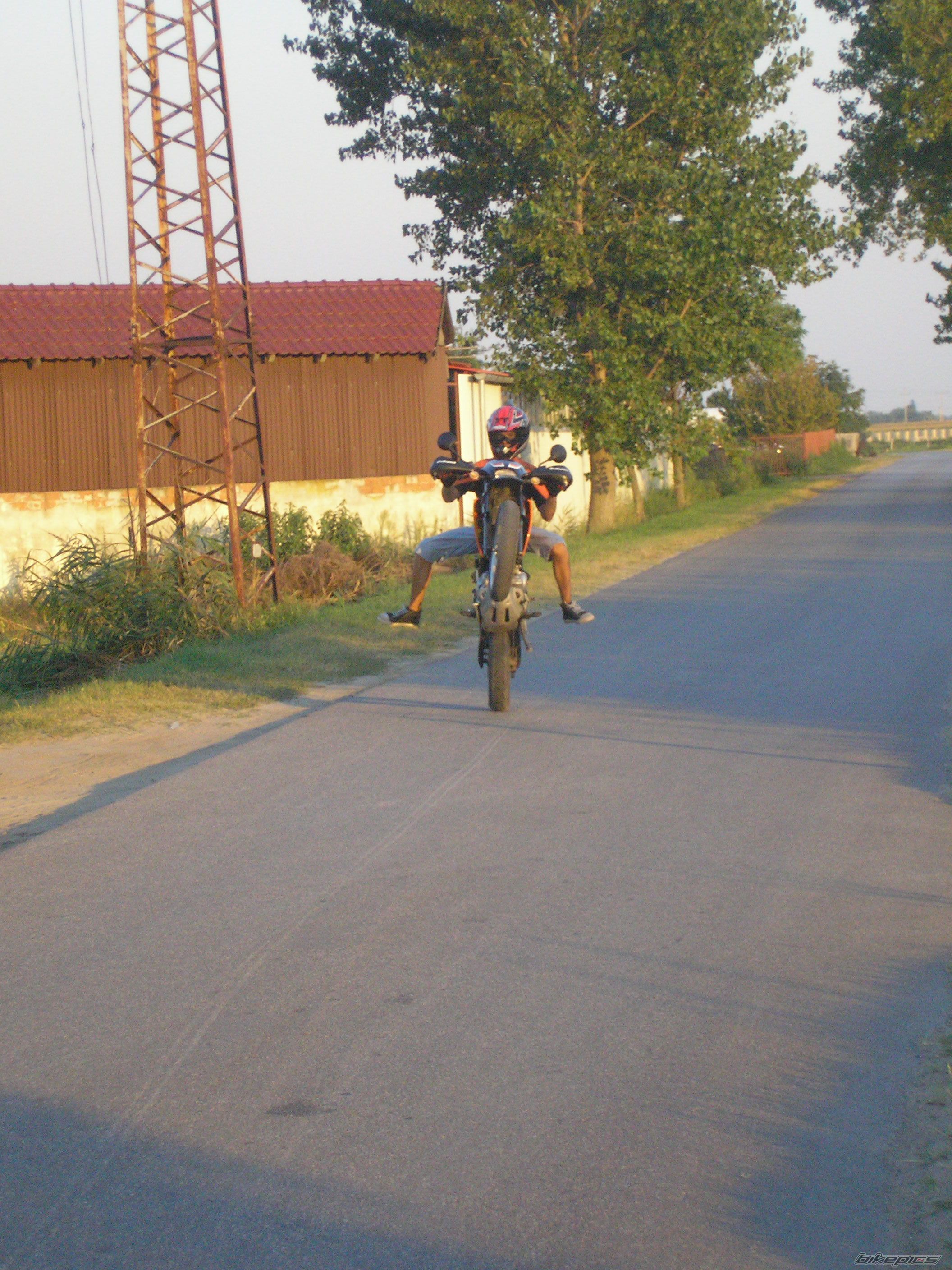 2006 YAMAHA XT 125 | Picture 1385886 motorcycle photo