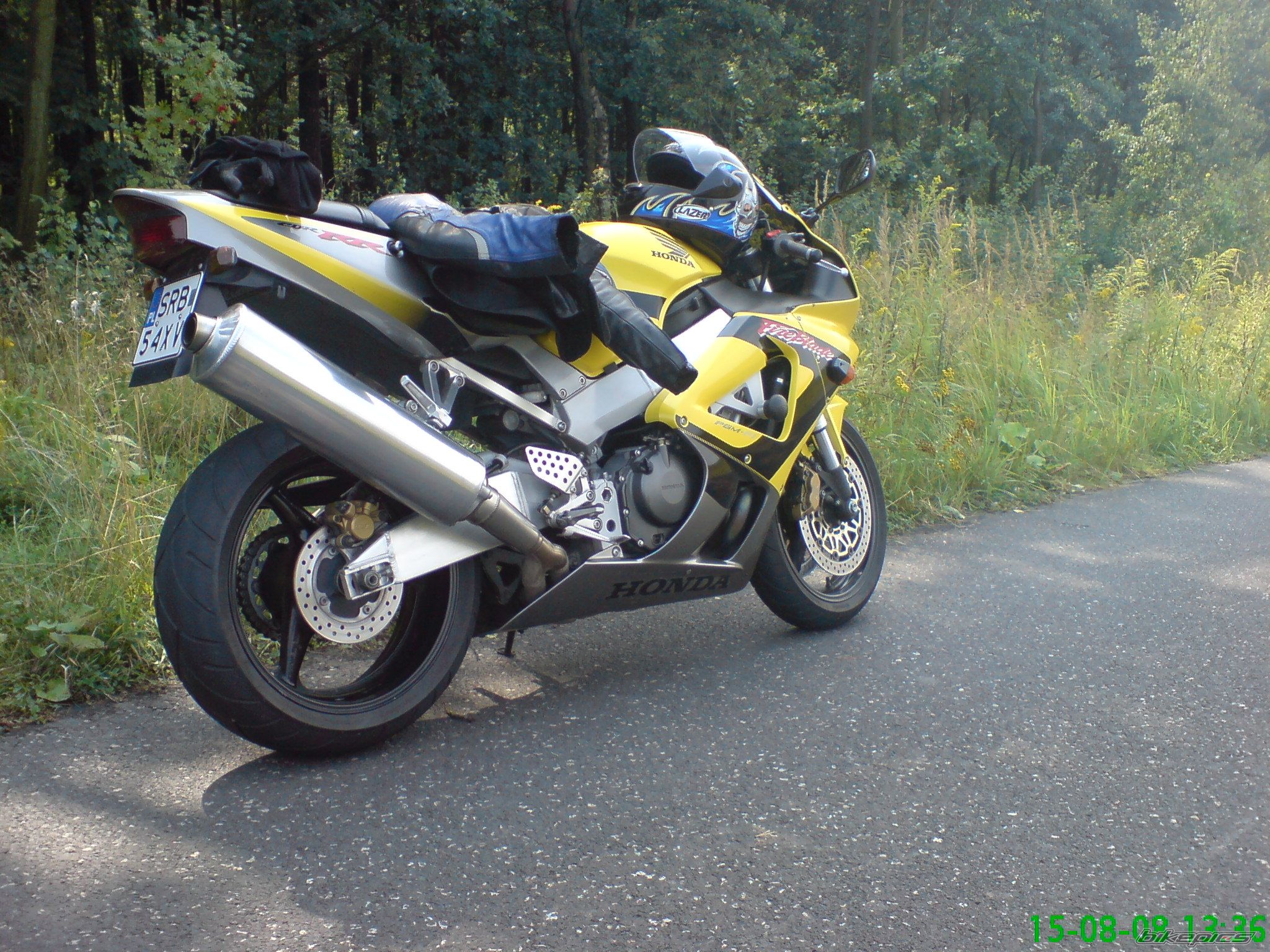 2001 HONDA CBR 900 | Picture 1387157 motorcycle photo