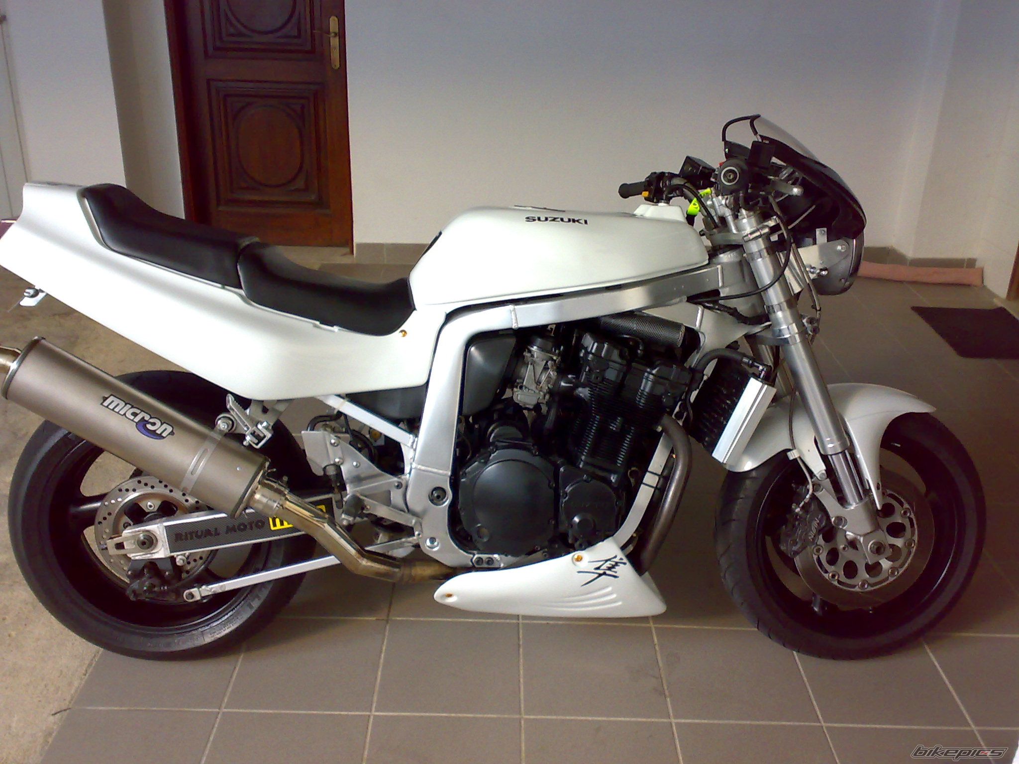 1991 SUZUKI GSX R 1100 | Picture 1387321 motorcycle photo