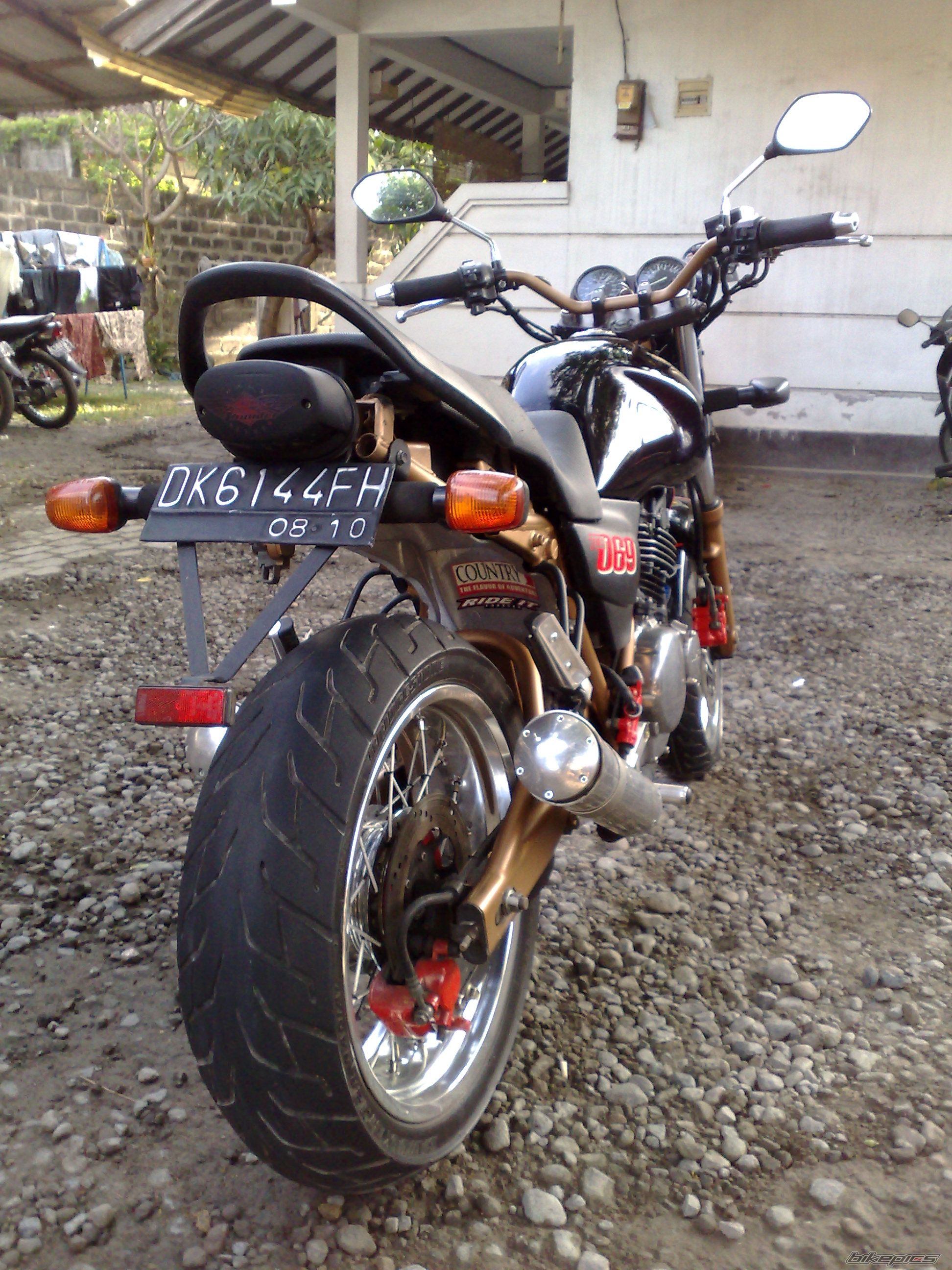 2005 SUZUKI GS 250 | Picture 1388986 motorcycle photo