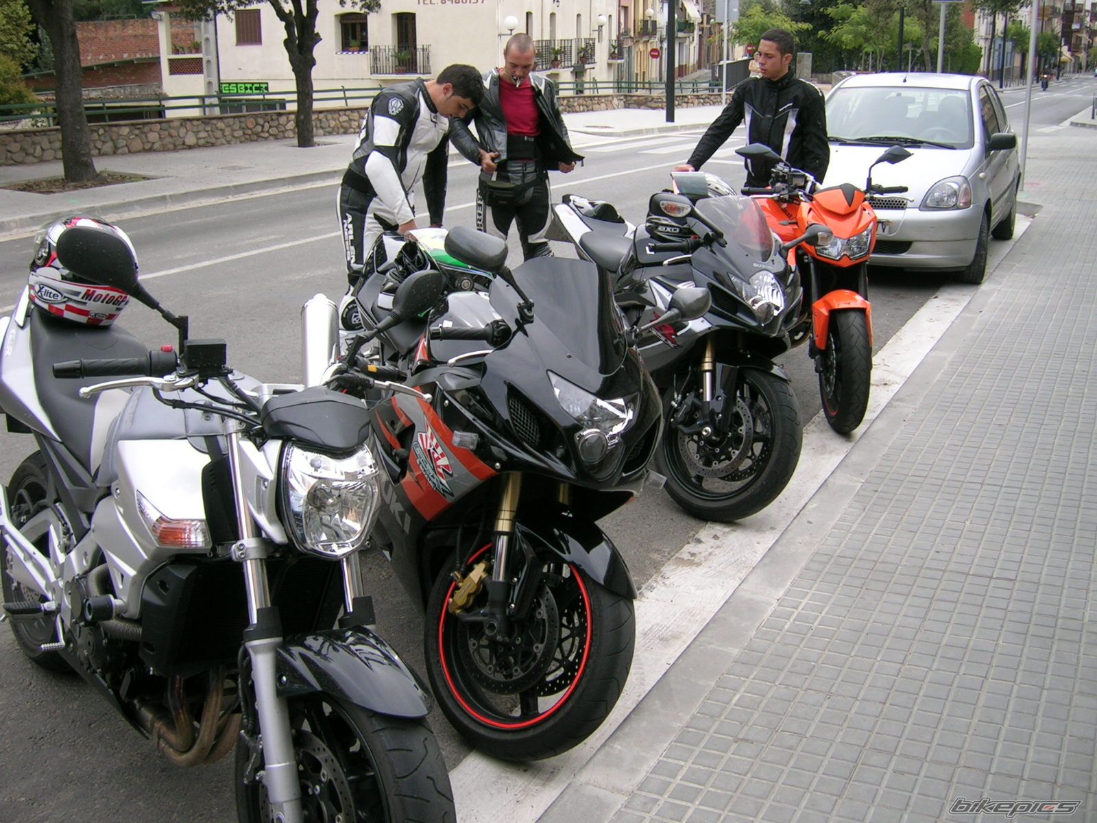 2004 SUZUKI GSX R 600 | Picture 1389697 motorcycle photo