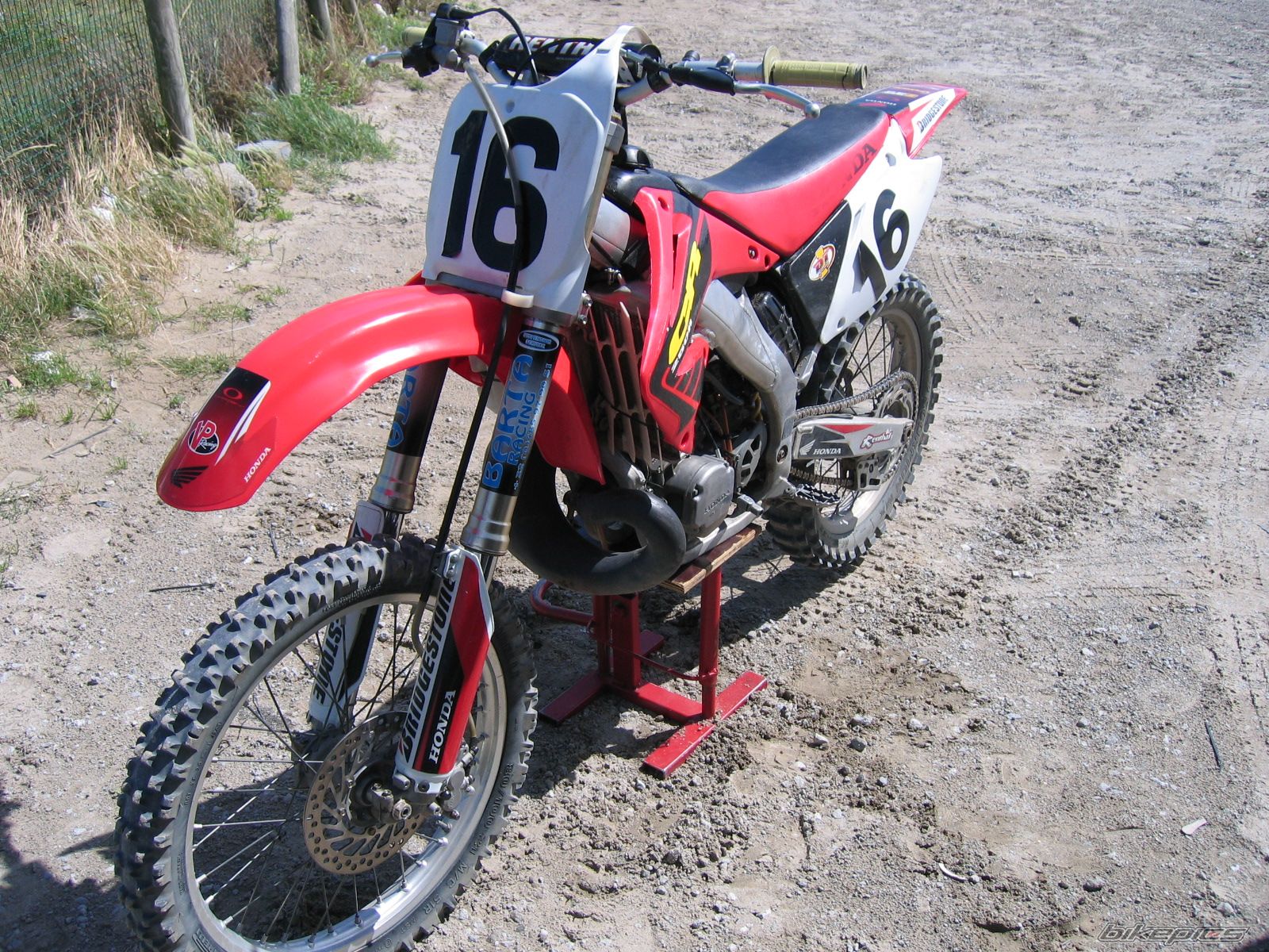 2002 HONDA CR 250 | Picture 1390194 motorcycle photo