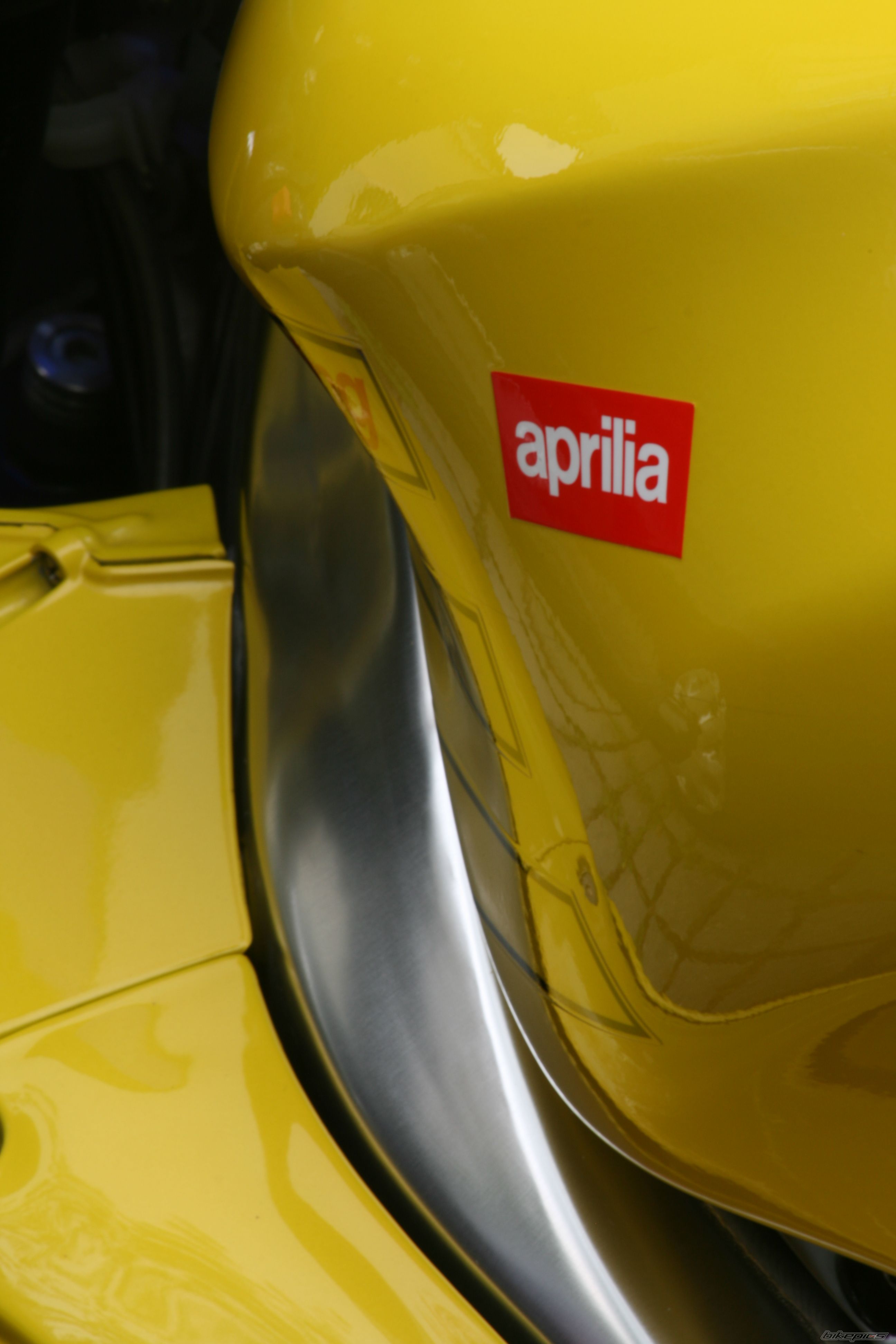 2000 APRILIA RSV 1000 MILLE | Picture 1390915 motorcycle photo