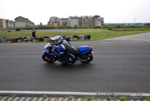 2000 SUZUKI SV 650S | Picture 1391812 motorcycle photo