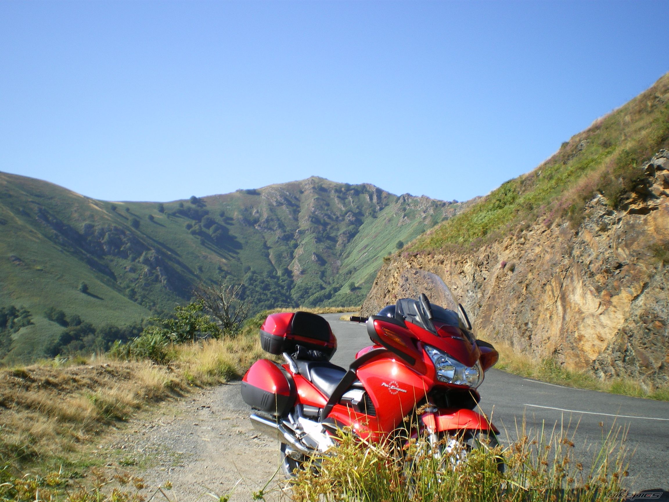 2003 HONDA ST 1300 | Picture 1395205 motorcycle photo