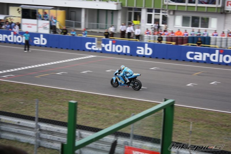 2006 YAMAHA YZR M1 | Picture 1399500 motorcycle photo