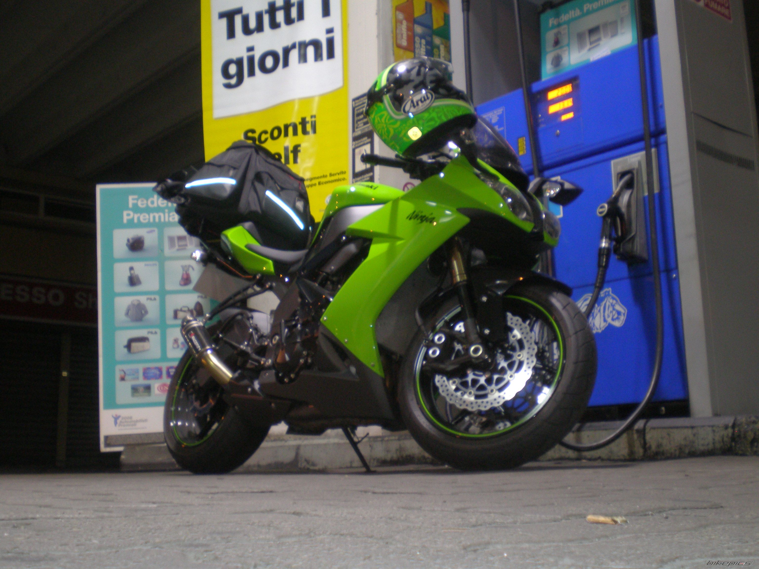 2008 KAWASAKI ZX 10R | Picture 1400114 motorcycle photo