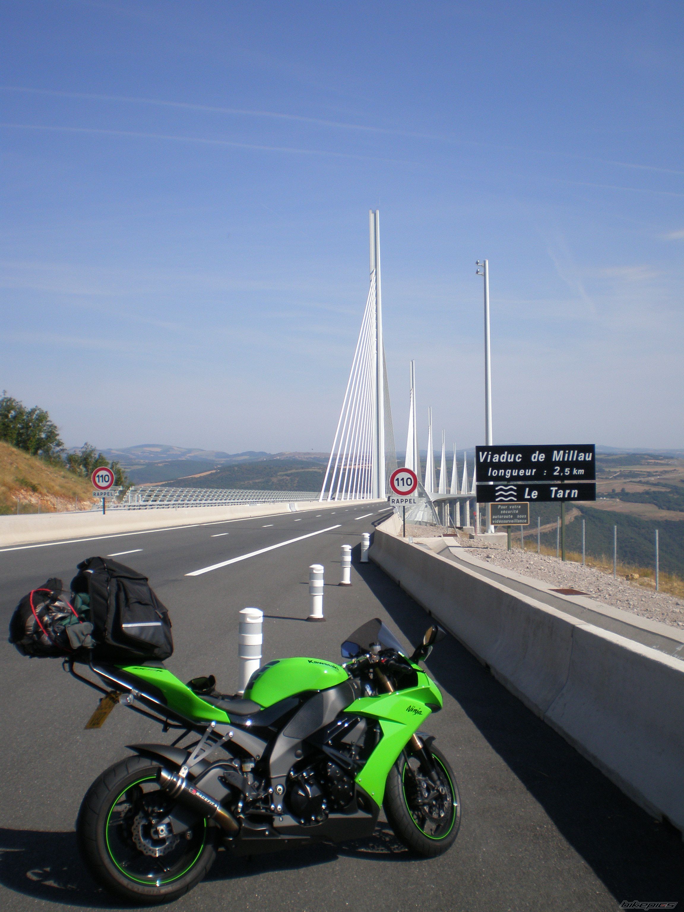 2008 KAWASAKI ZX 10R | Picture 1400135 motorcycle photo