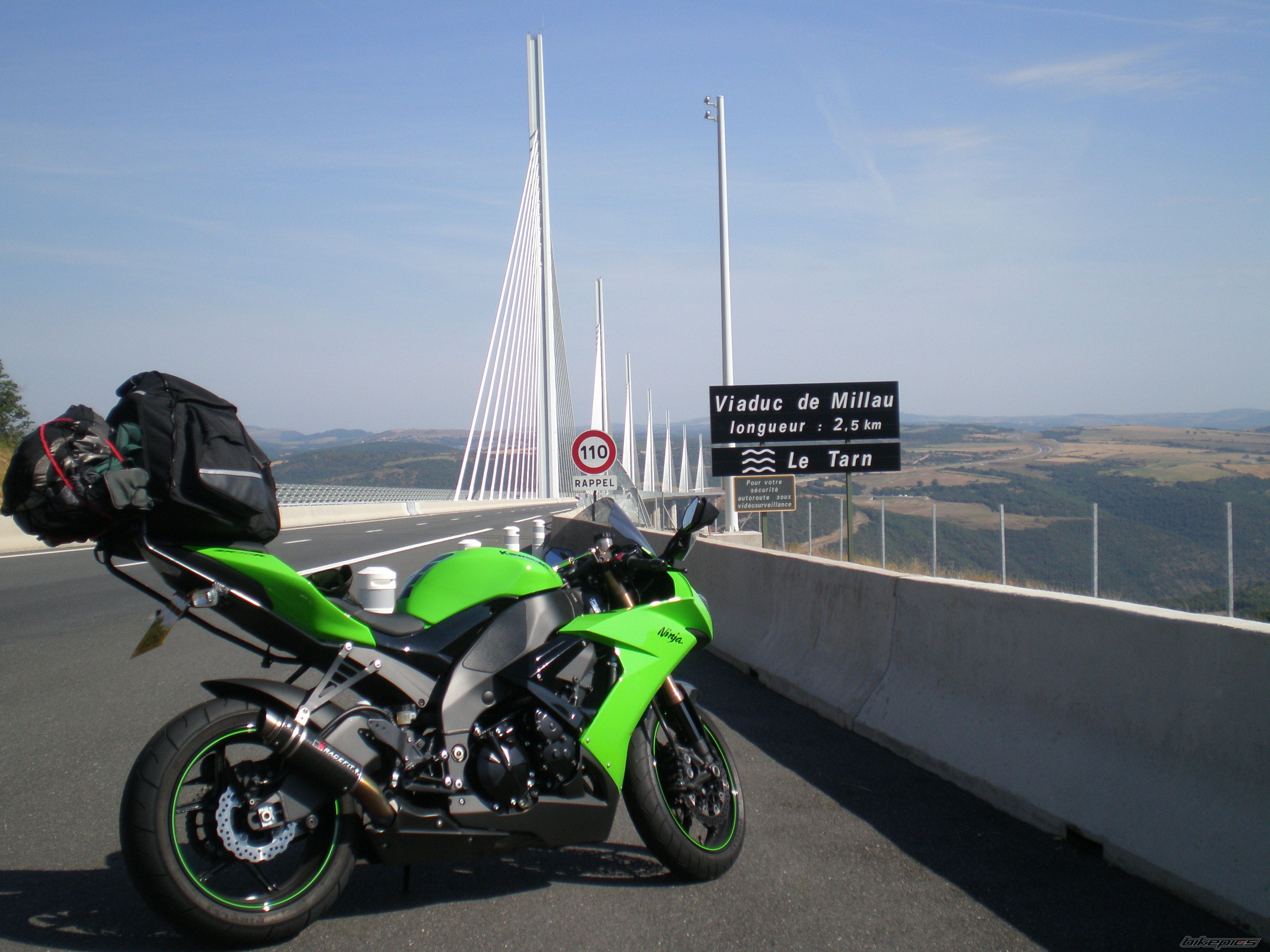 2008 KAWASAKI ZX 10R | Picture 1400136 motorcycle photo