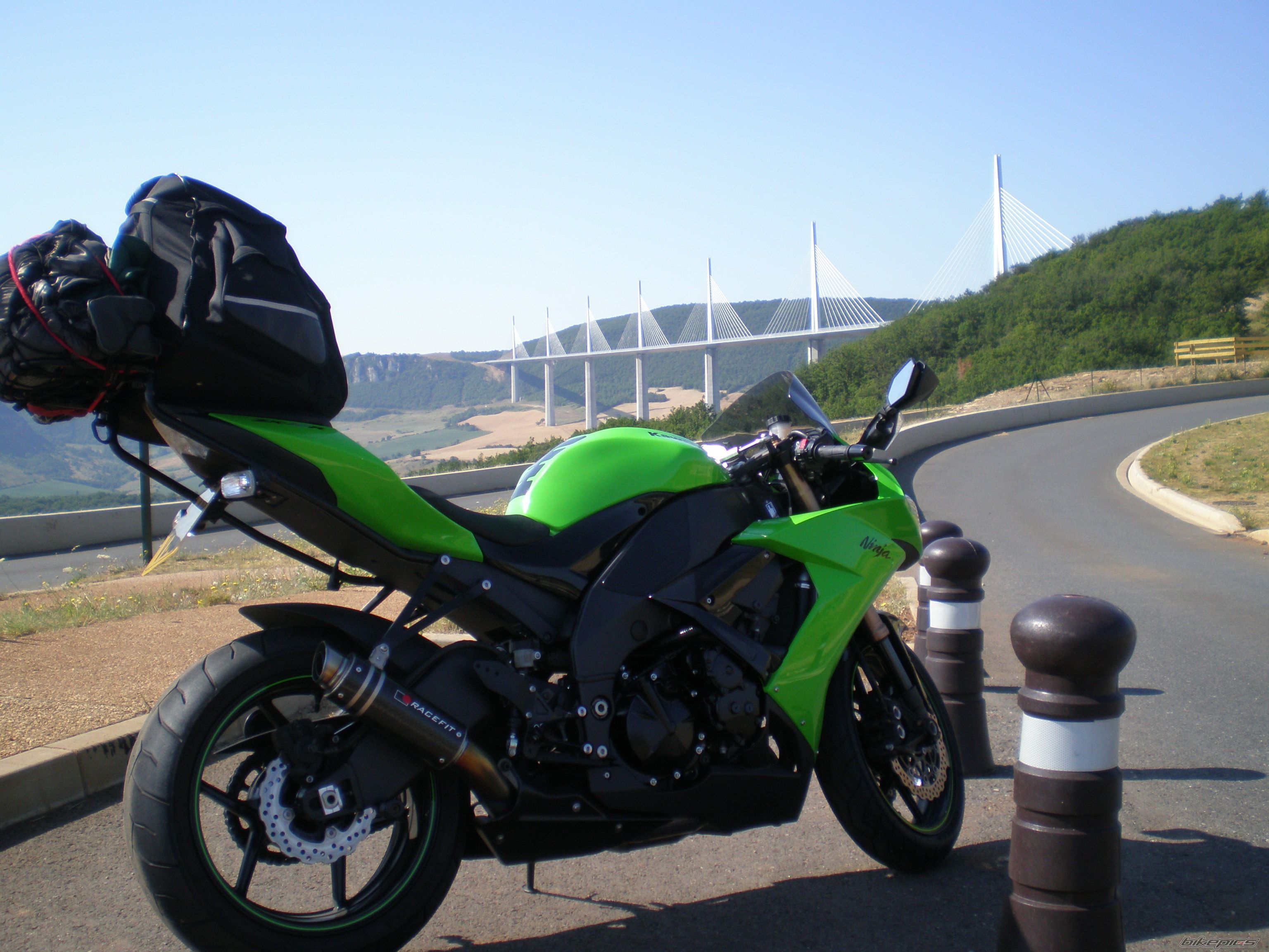2008 KAWASAKI ZX 10R | Picture 1400139 motorcycle photo