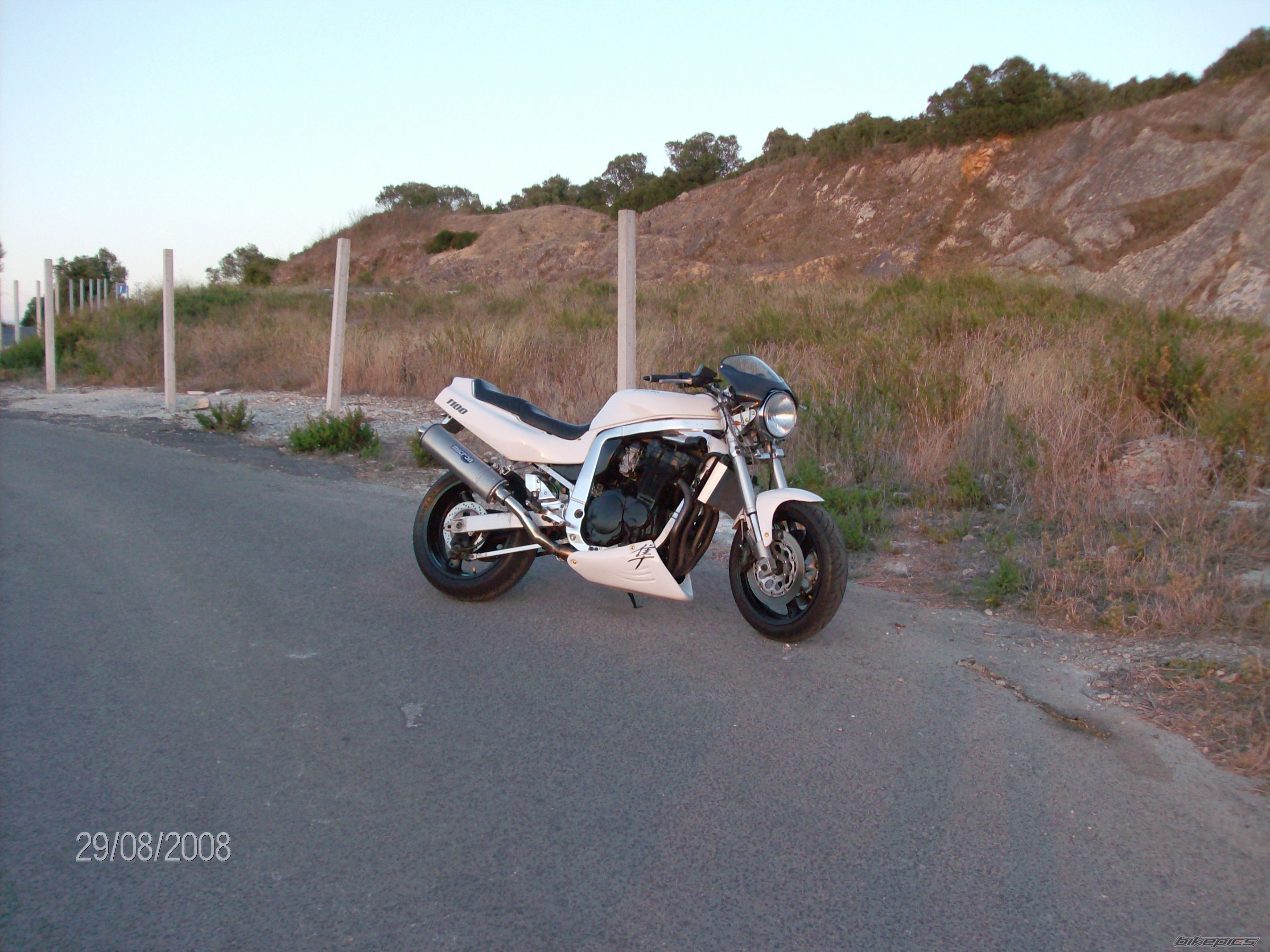 1991 SUZUKI GSX R 1100 | Picture 1401083 motorcycle photo
