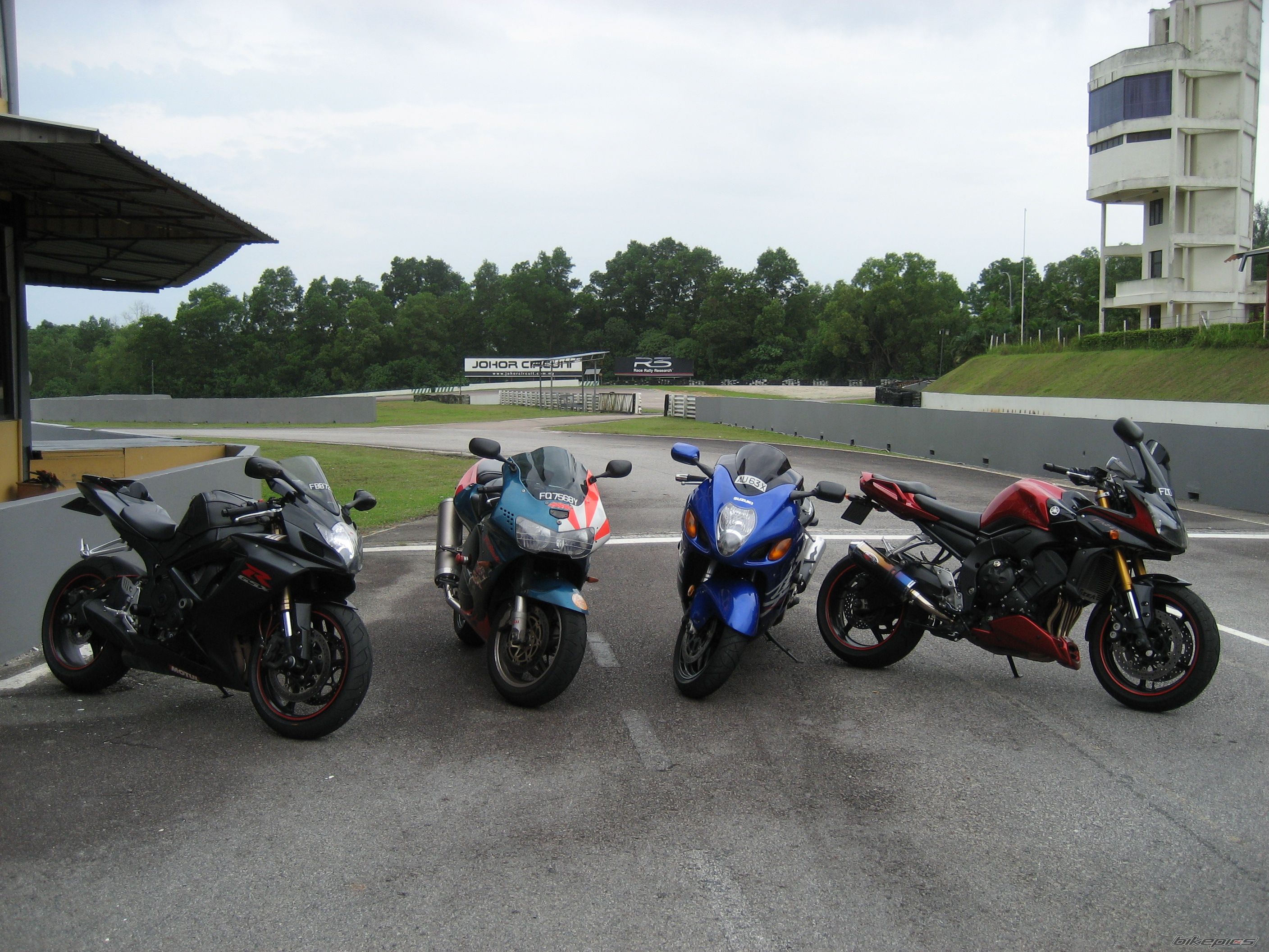 2007 YAMAHA FZ 1 | Picture 1401513 motorcycle photo