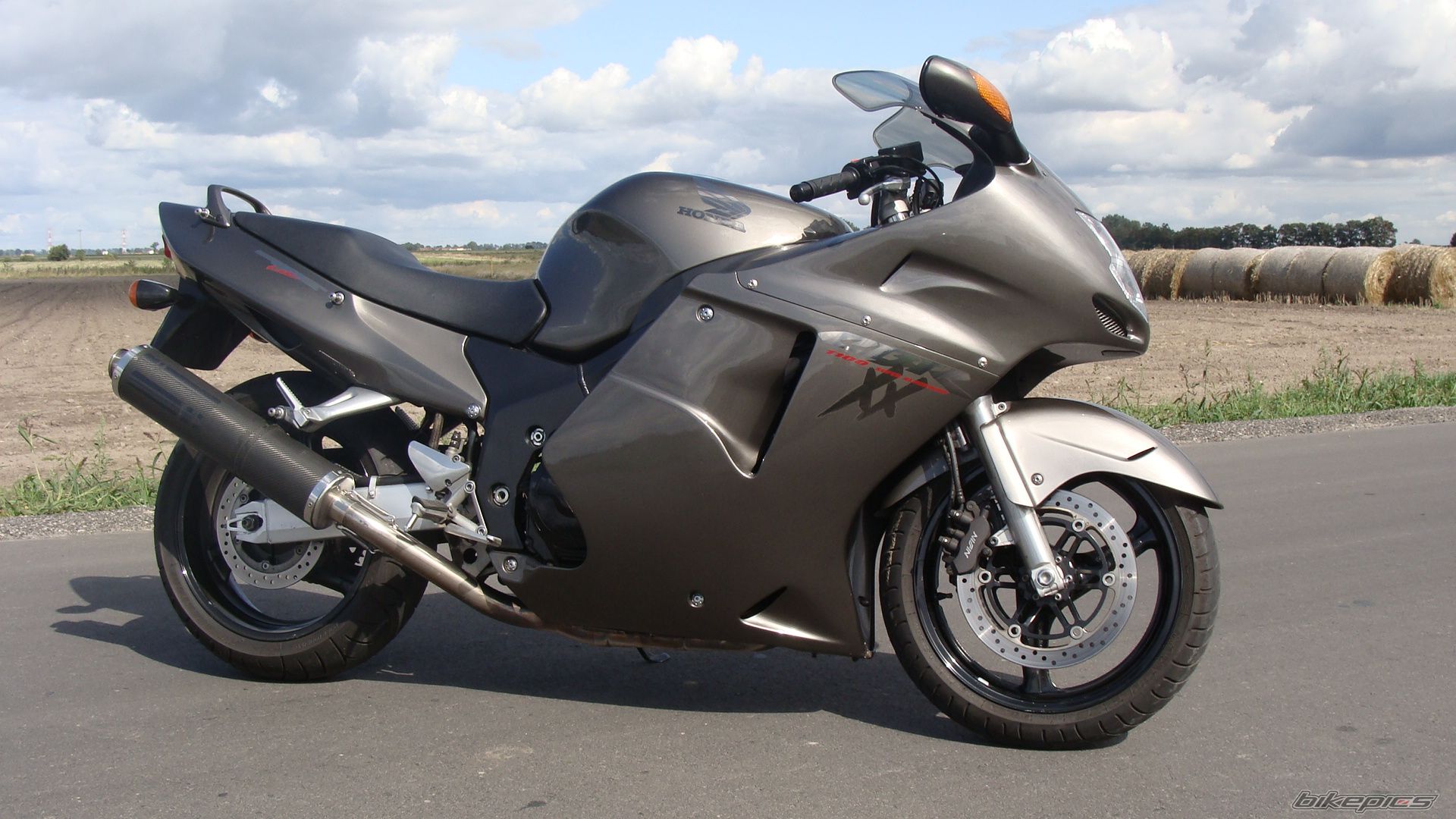 1996 HONDA CBR 1100 BLACKBIRD | Picture 1403636 motorcycle photo