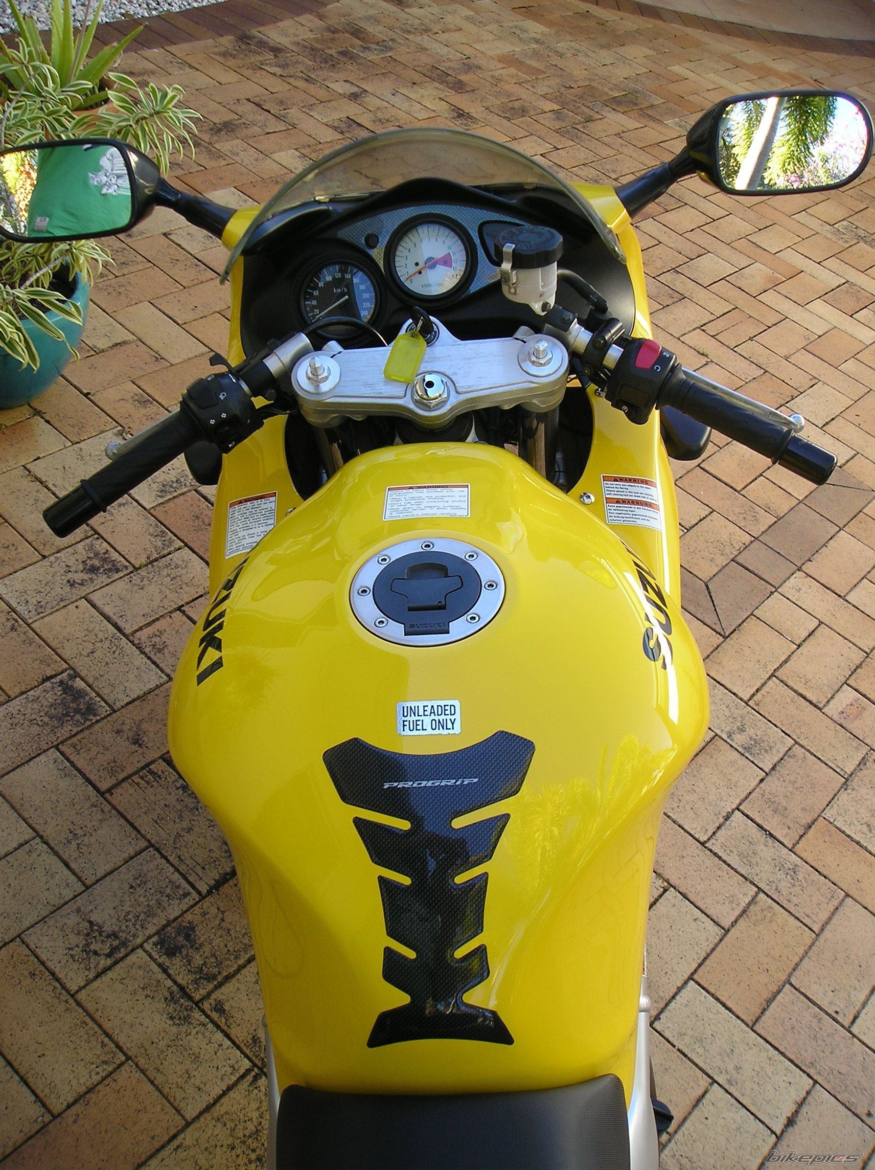 2002 SUZUKI SV 650S | Picture 1403637 motorcycle photo