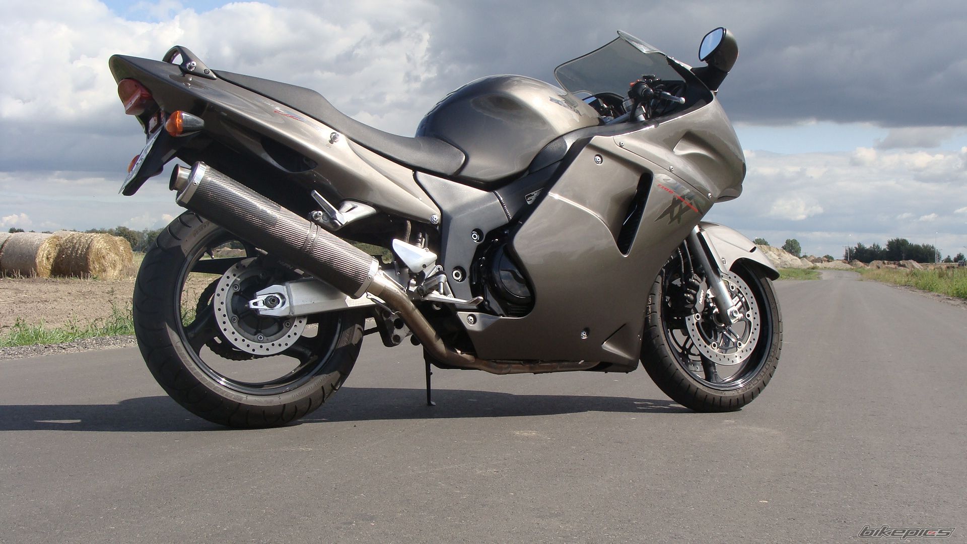 1996 HONDA CBR 1100 BLACKBIRD | Picture 1403641 motorcycle photo