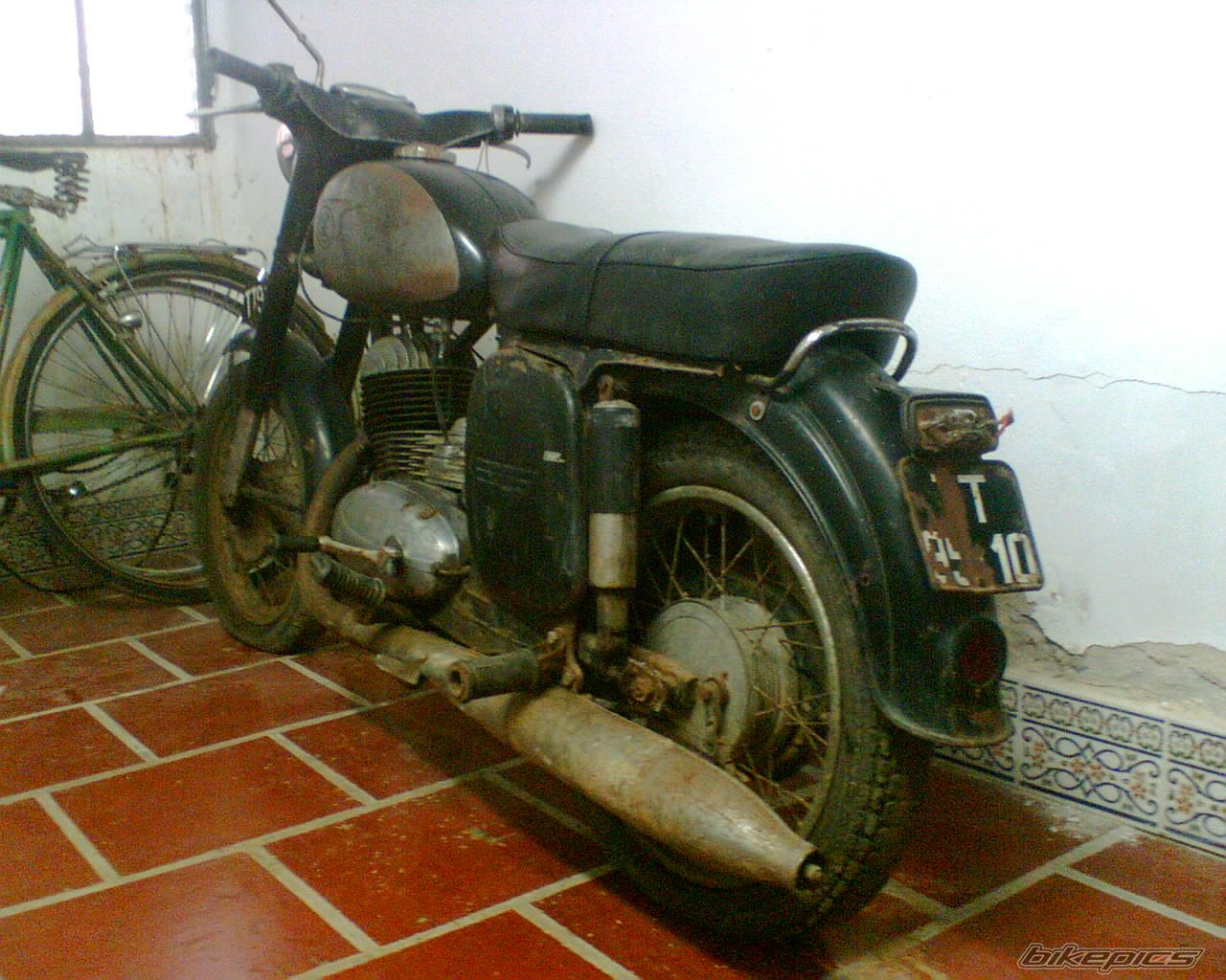 1965 CZ 175 | Picture 1405398 motorcycle photo