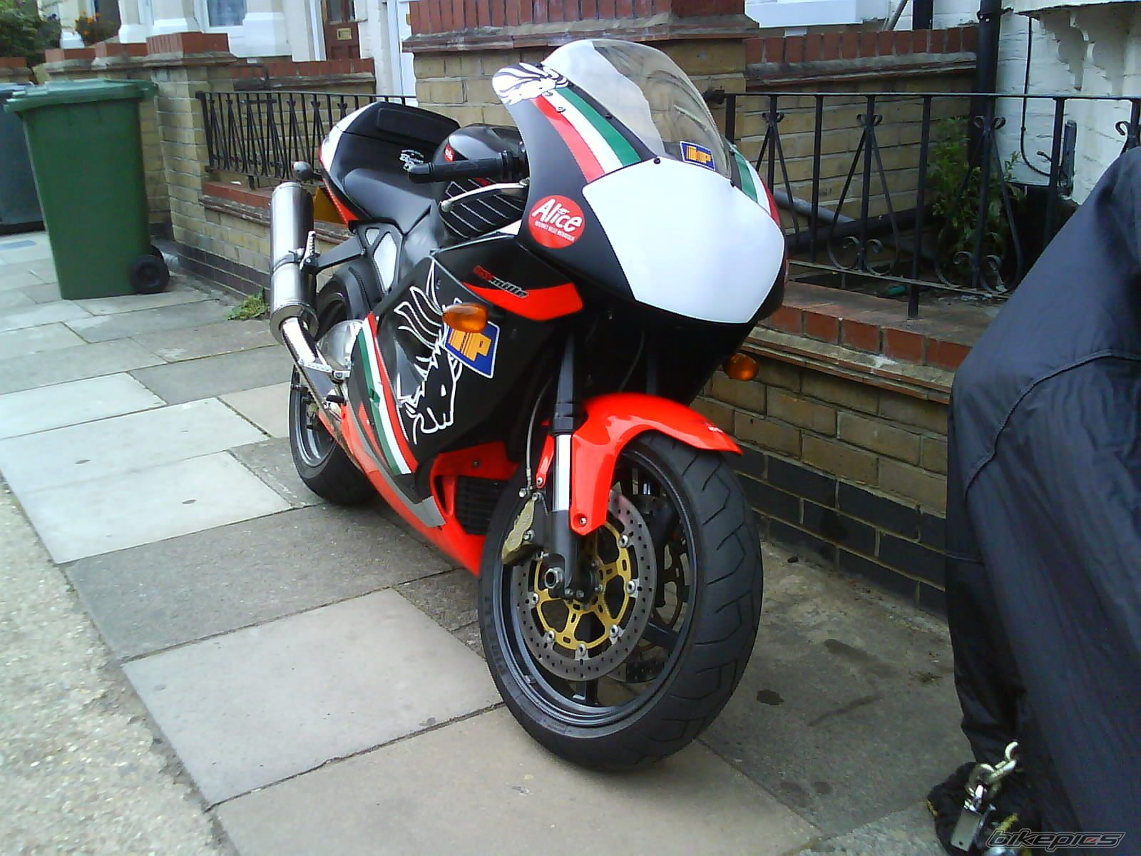 2001 APRILIA RSV 1000 MILLE | Picture 1407104 motorcycle photo