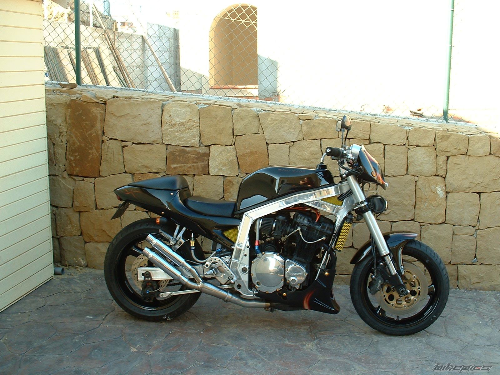 1986 SUZUKI GSX R 1100 | Picture 1410786 motorcycle photo