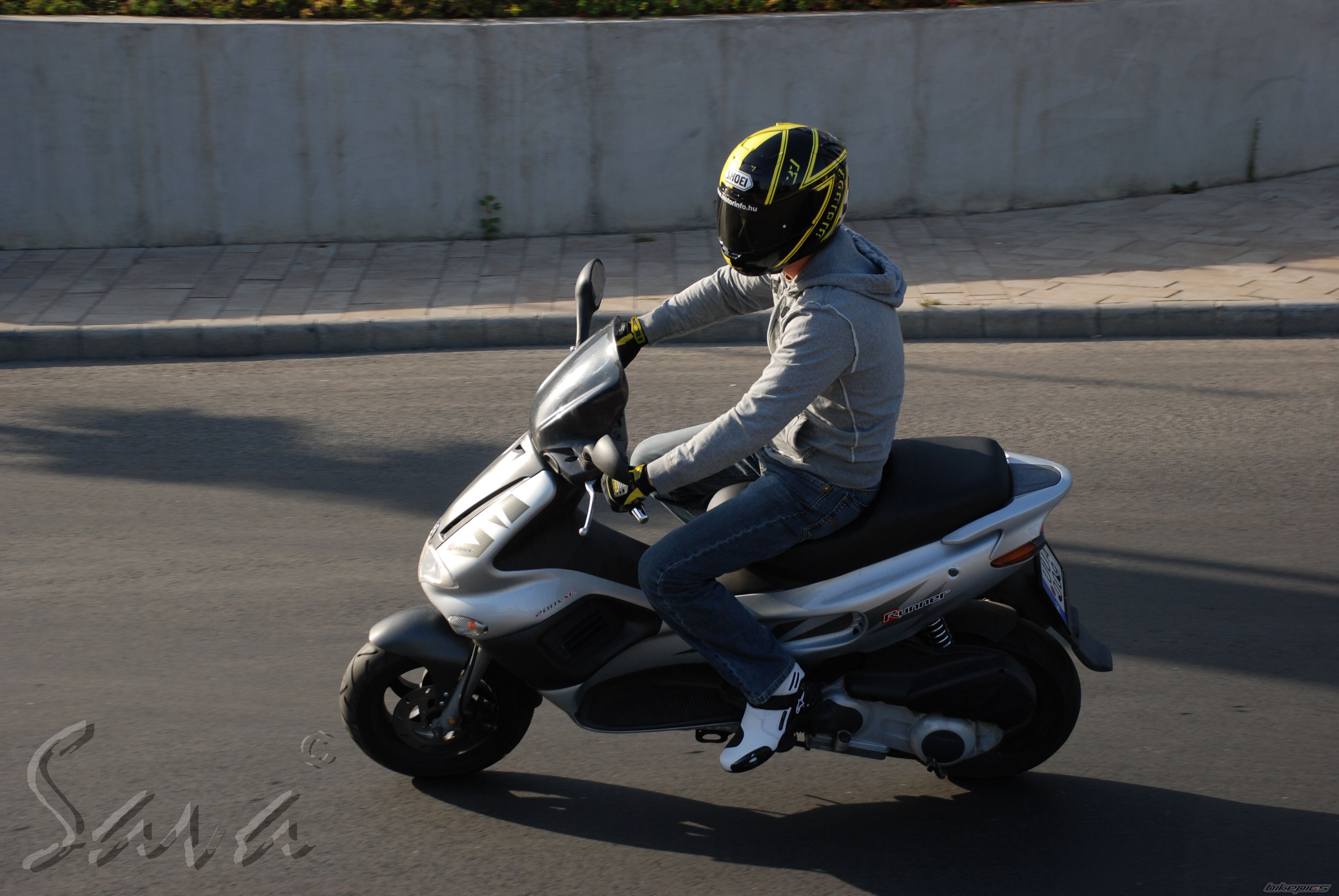 2004 GILERA RUNNER 200 VXR | Picture 1415938 motorcycle photo