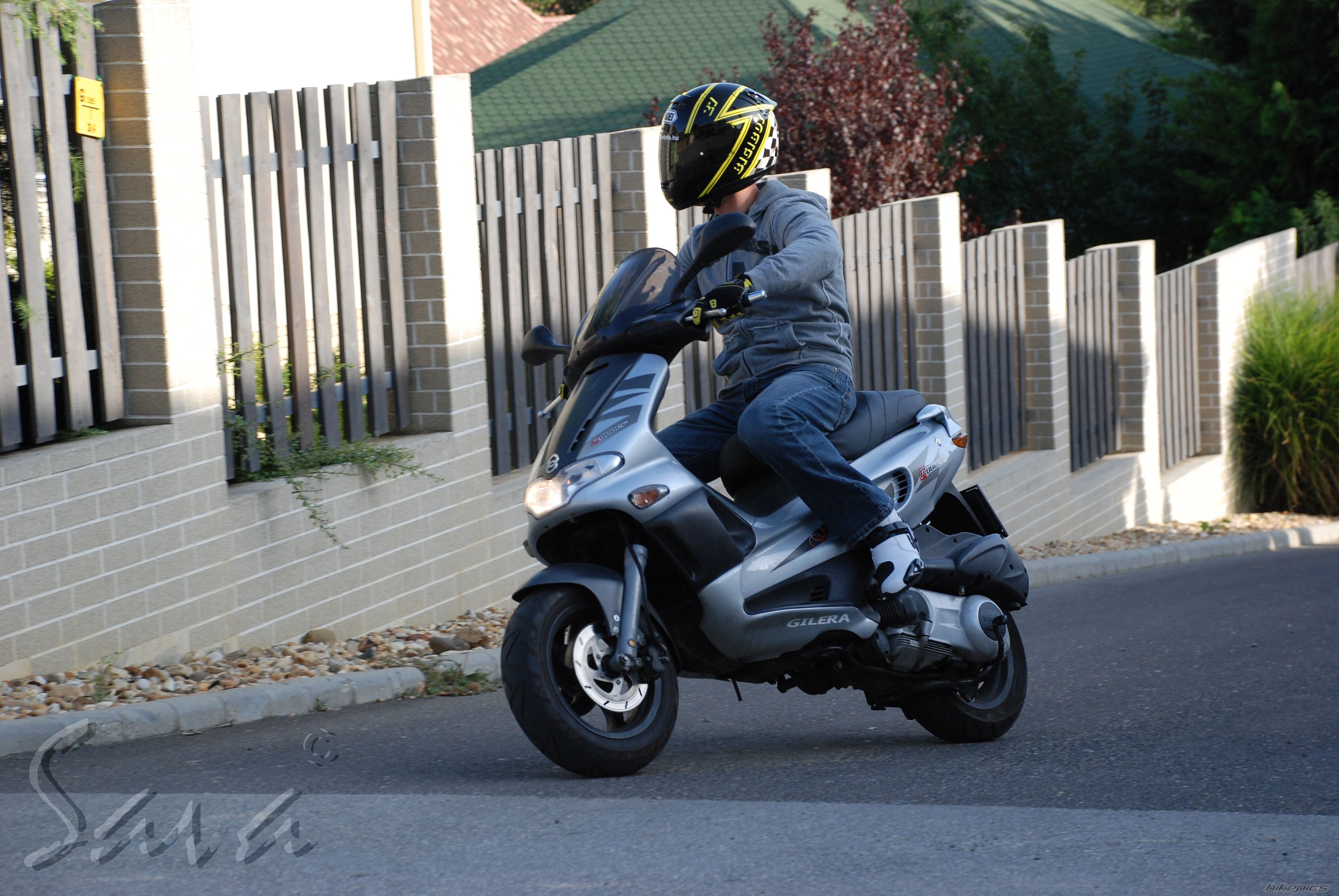 2004 GILERA RUNNER 200 VXR | Picture 1415944 motorcycle photo