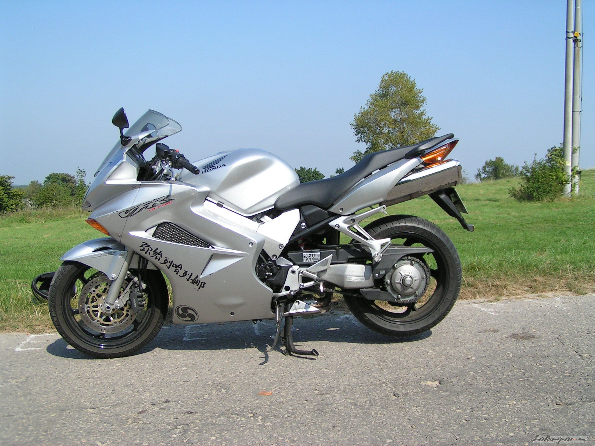 2002 HONDA VFR 800 | Picture 1419223 motorcycle photo