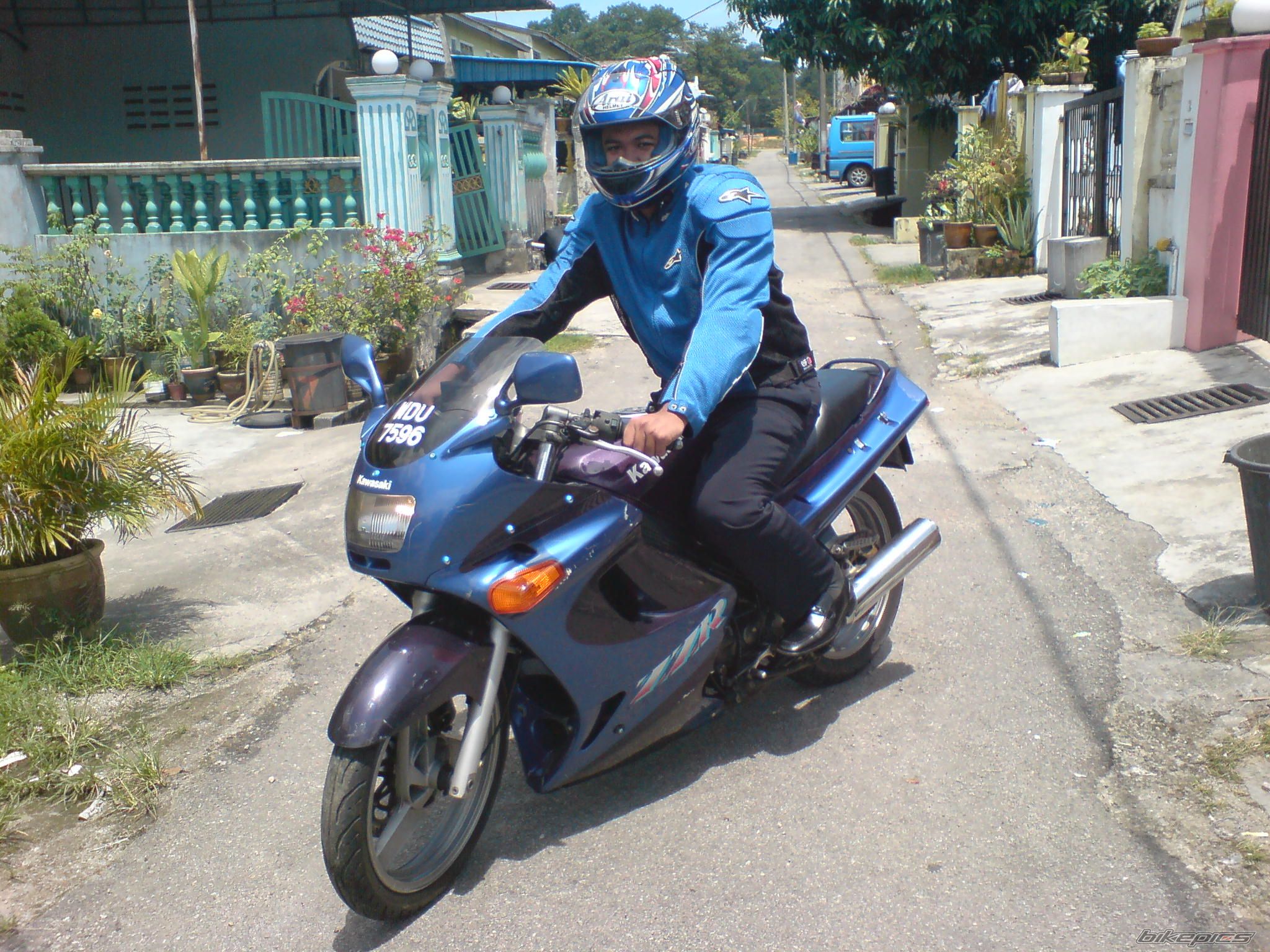 2008 KAWASAKI ZZR 250 | Picture 1425488 motorcycle photo