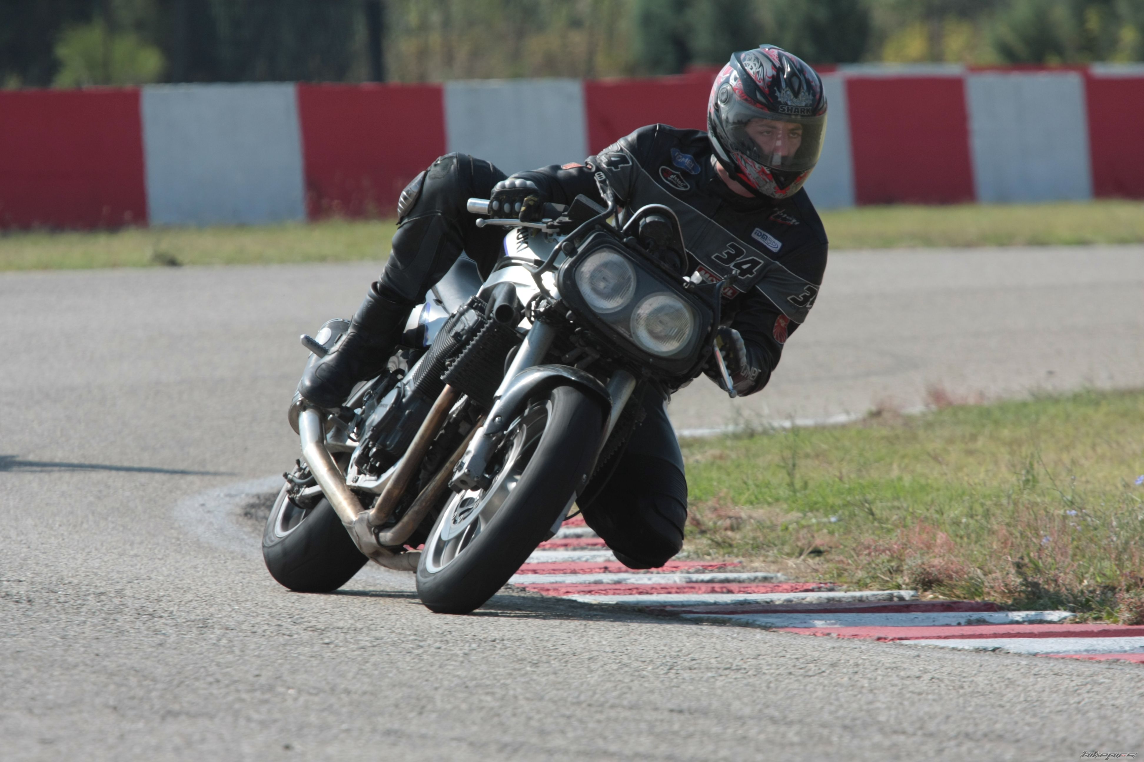 1992 SUZUKI GSX R 1100 | Picture 1425695 motorcycle photo