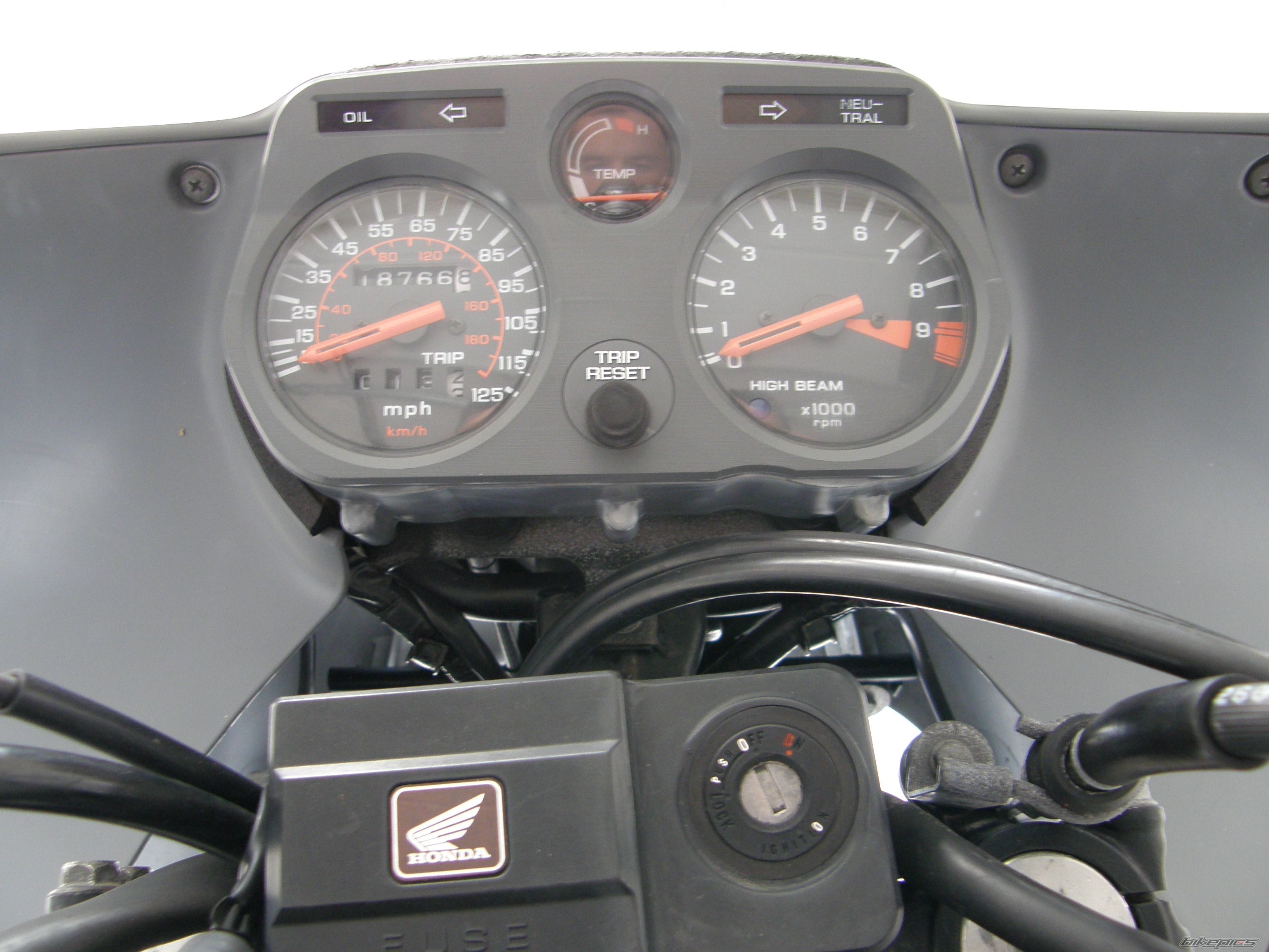 1993 HONDA XL 600V TRANSALP | Picture 1426435 motorcycle photo
