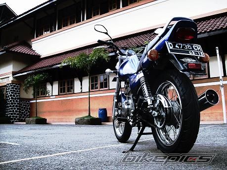 2002 SUZUKI GS 250 | Picture 1427825 motorcycle photo