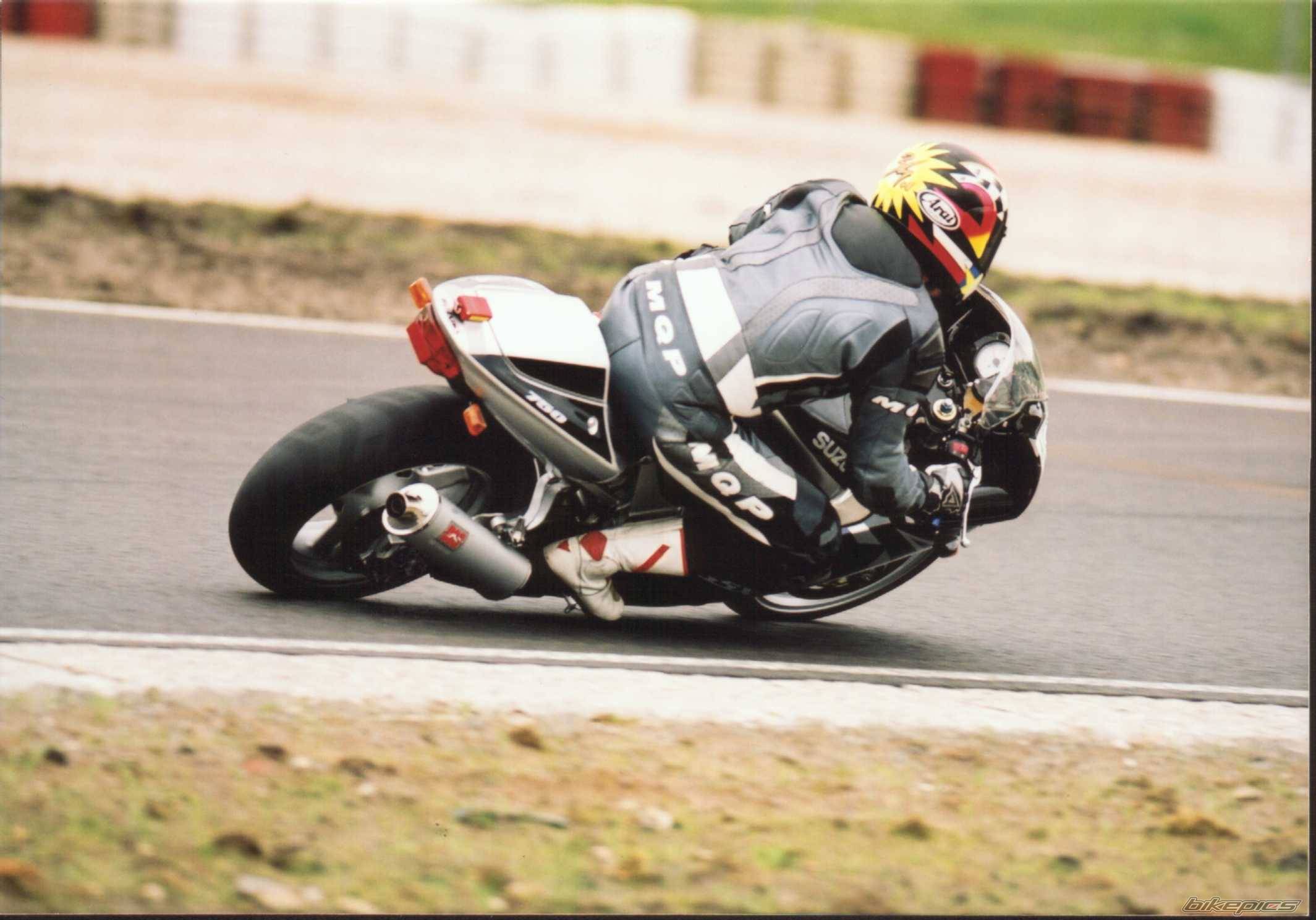 2000 SUZUKI GSX R 750 | Picture 142996 motorcycle photo