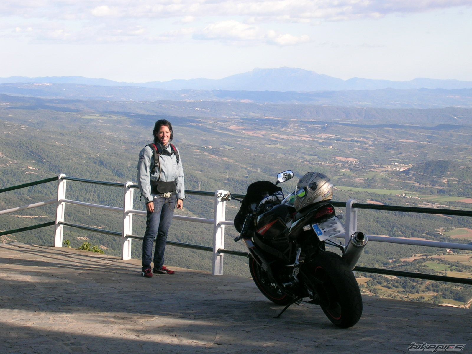 2004 SUZUKI GSX R 600 | Picture 1432123 motorcycle photo