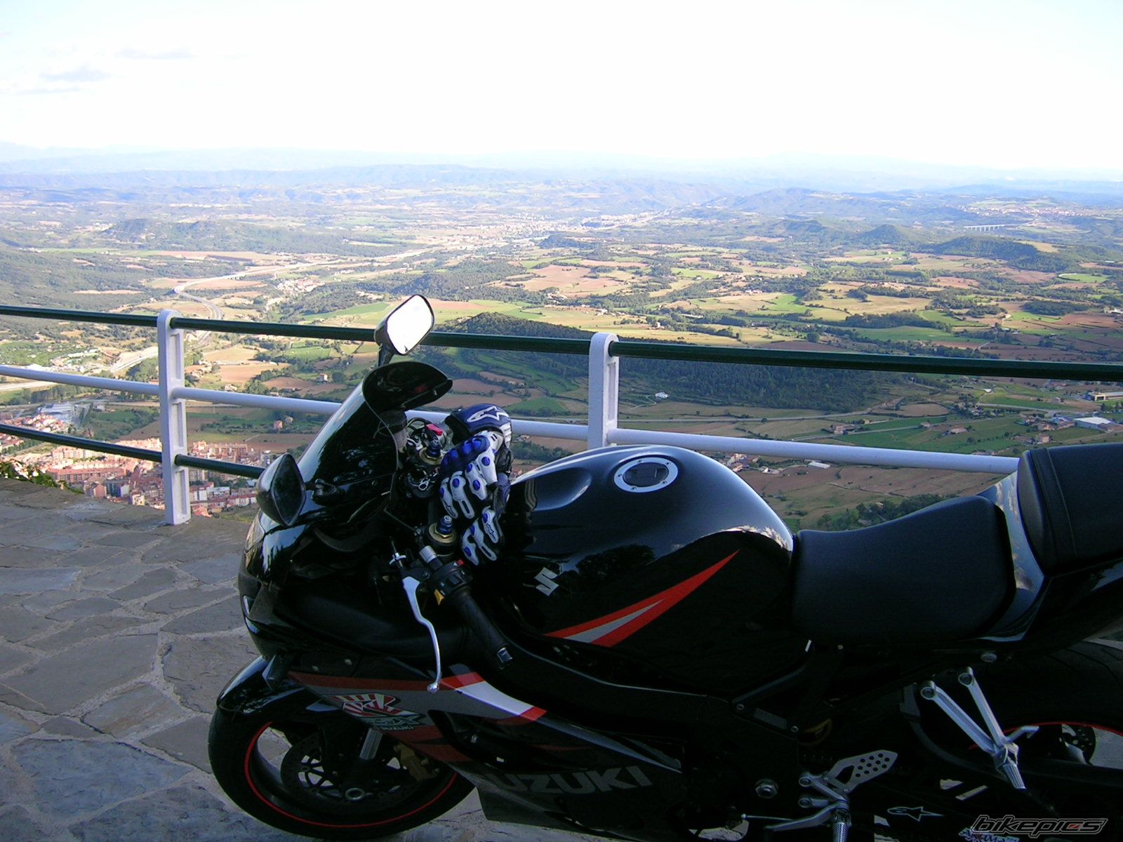 2004 SUZUKI GSX R 600 | Picture 1432131 motorcycle photo