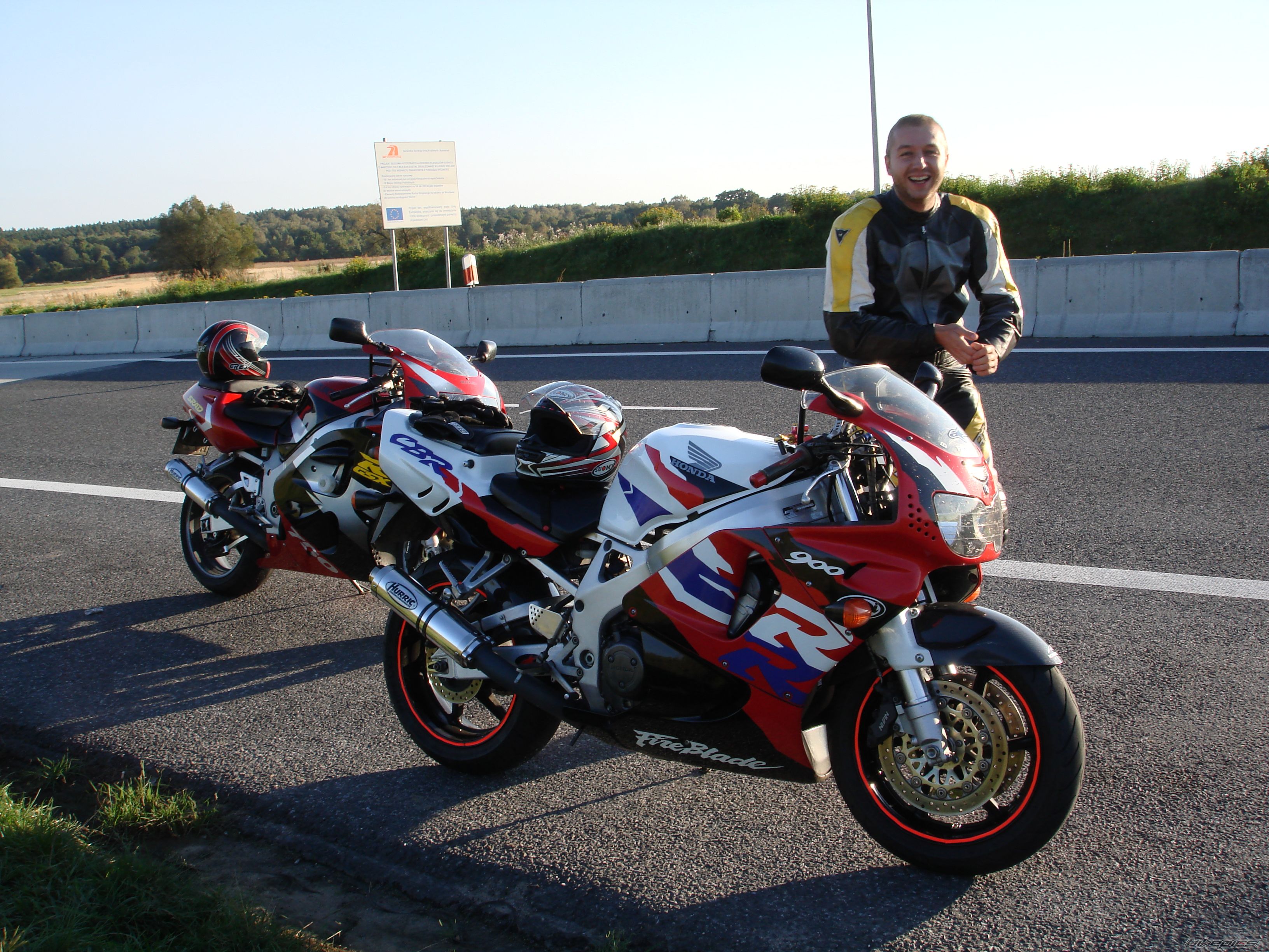1997 HONDA CBR 900 | Picture 1439043 motorcycle photo