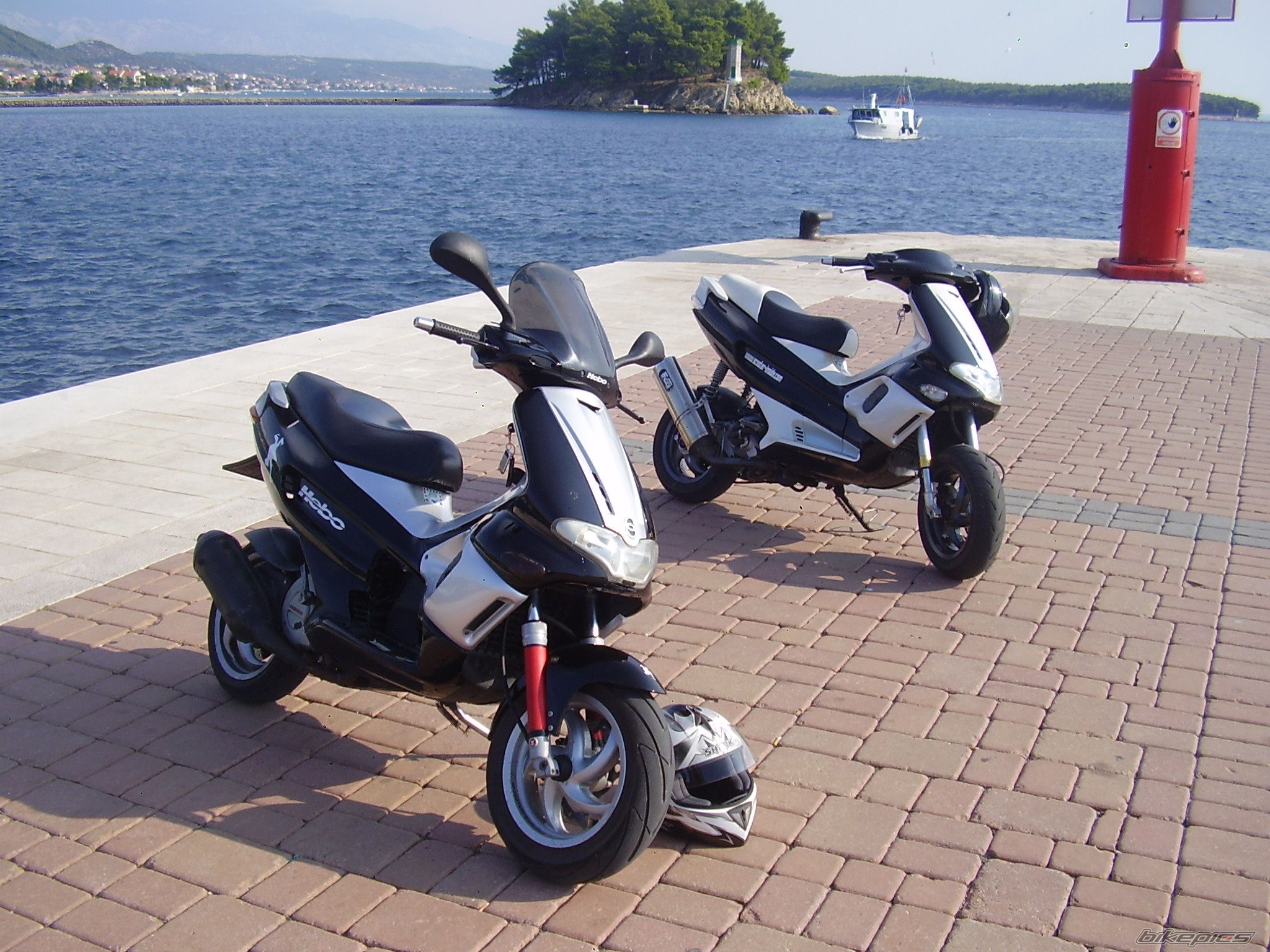 2004 GILERA RUNNER 200 VXR | Picture 1441140 motorcycle photo