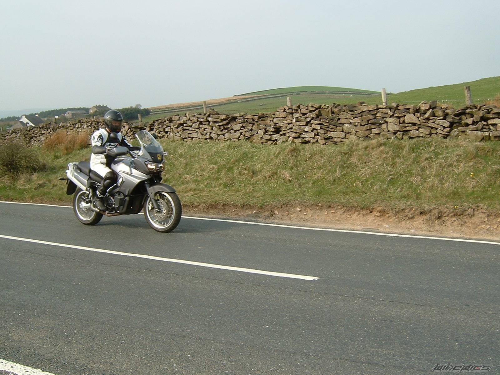 2004 APRILIA ETV 1000 | Picture 144155 motorcycle photo