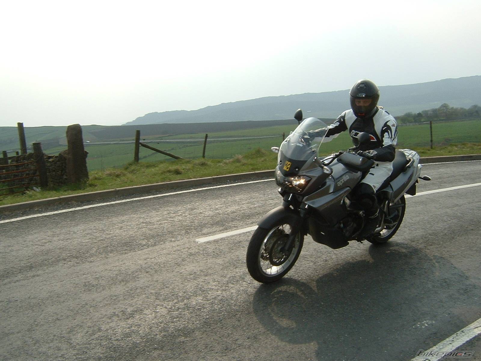 2004 APRILIA ETV 1000 | Picture 144160 motorcycle photo